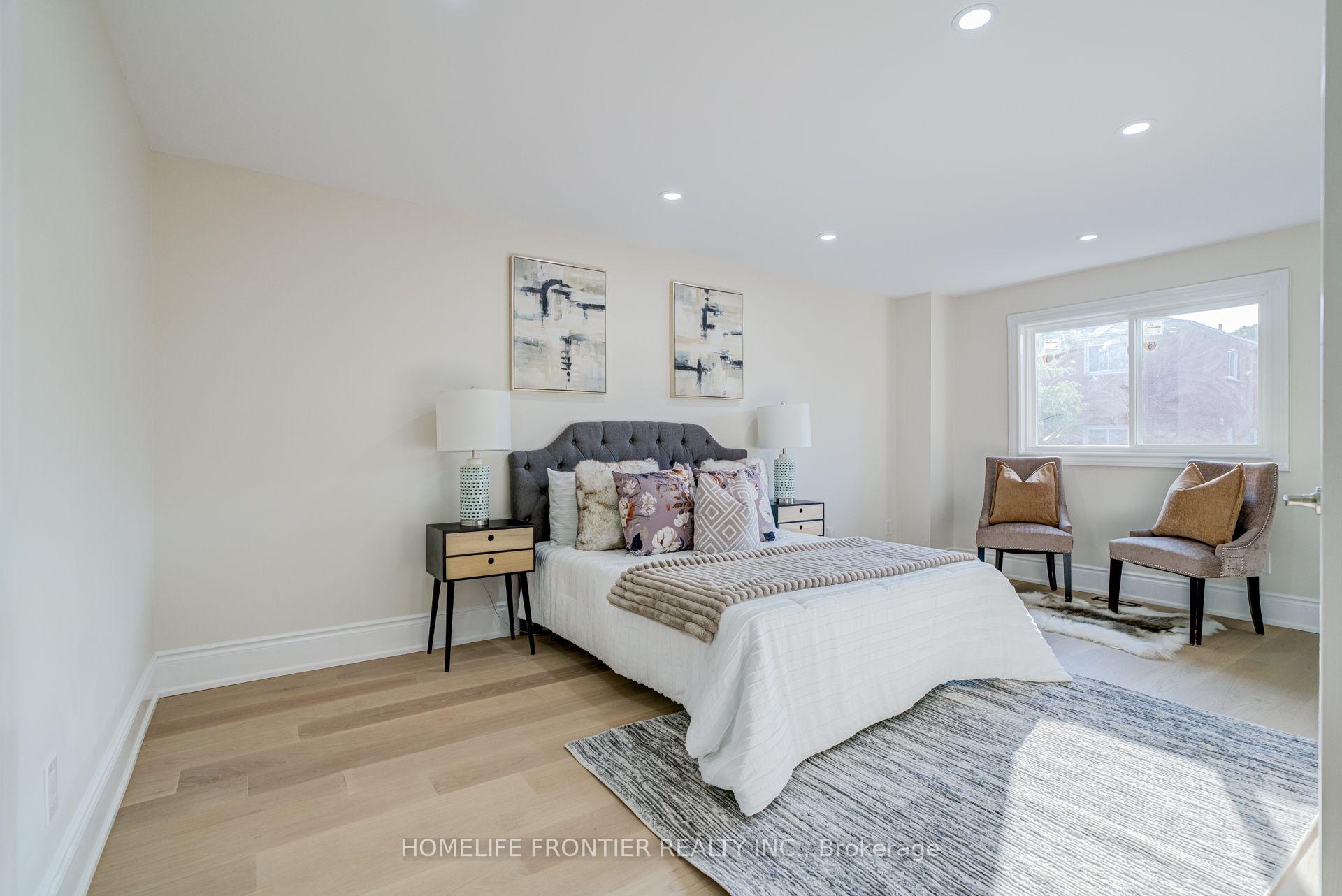 Photo 24 of 1059 Ivandale Drive, Mississauga, East Credit — HOMEH