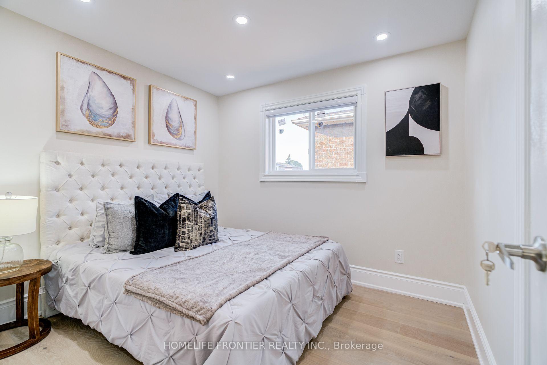 Photo 28 of 1059 Ivandale Drive, Mississauga, East Credit — HOMEH