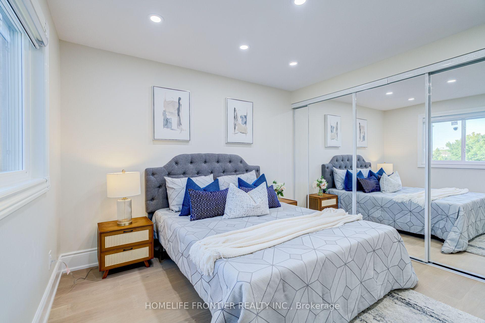 Photo 30 of 1059 Ivandale Drive, Mississauga, East Credit — HOMEH