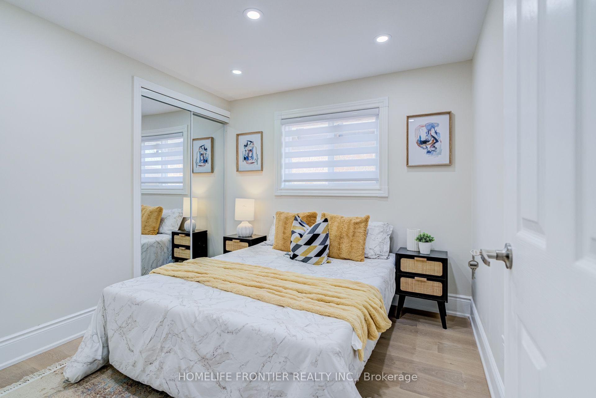 Photo 31 of 1059 Ivandale Drive, Mississauga, East Credit — HOMEH