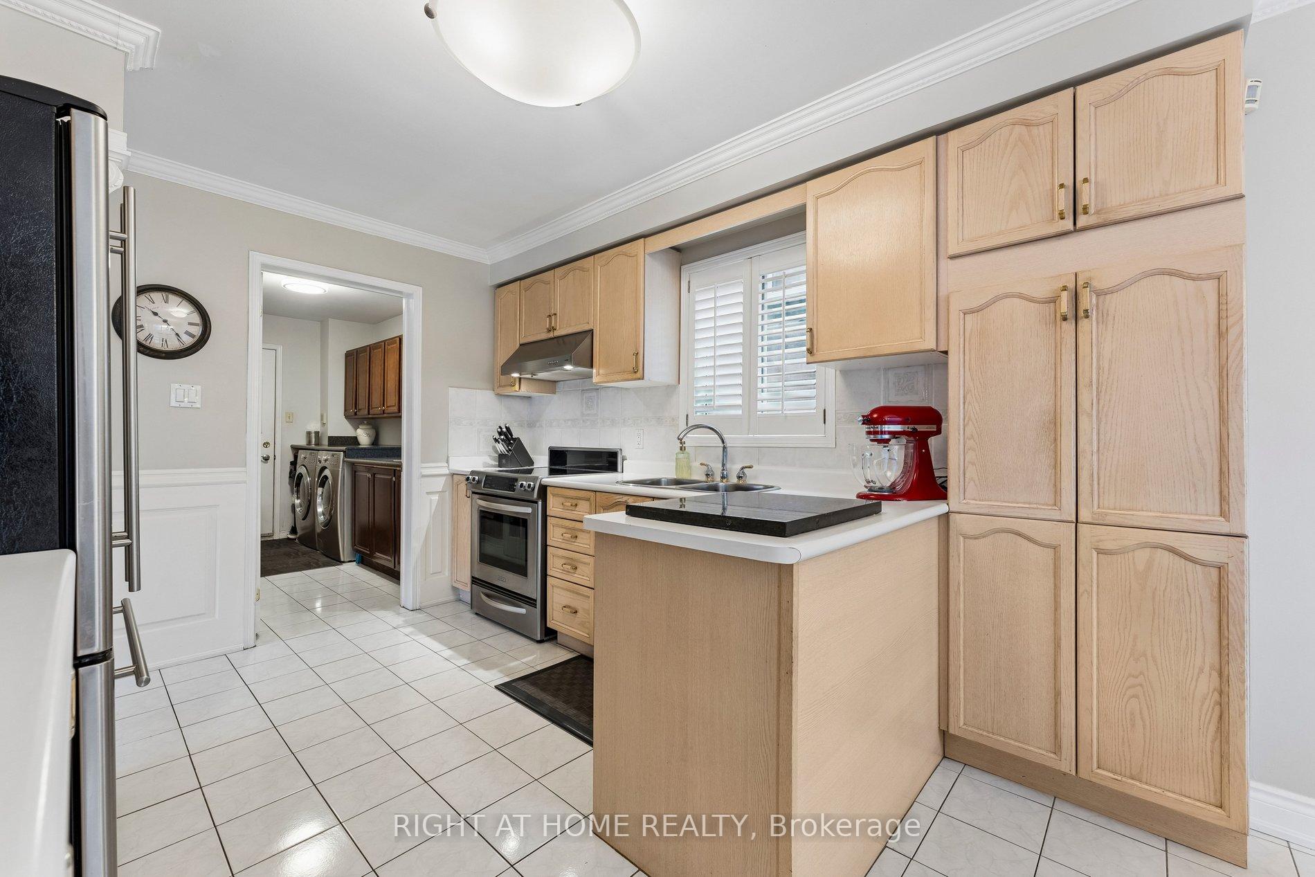Photo 17 of 39 Banner Road, Brampton, Brampton West — HOMEH