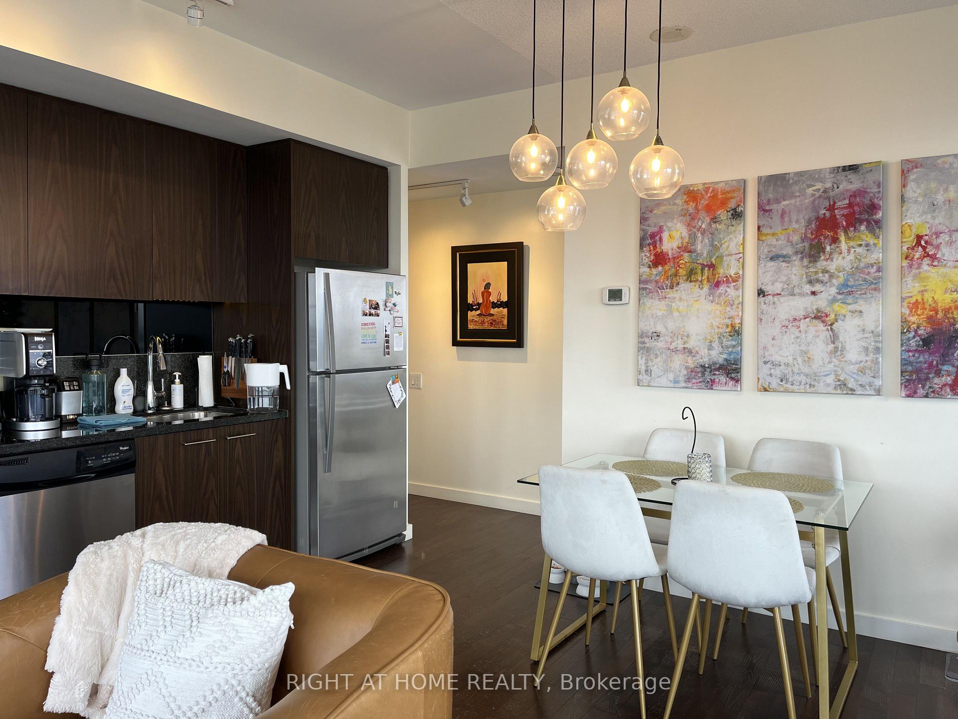 Photo 5 of Unit 1708, 70 Distillery Lane, Toronto, Waterfront Communities — HOMEH