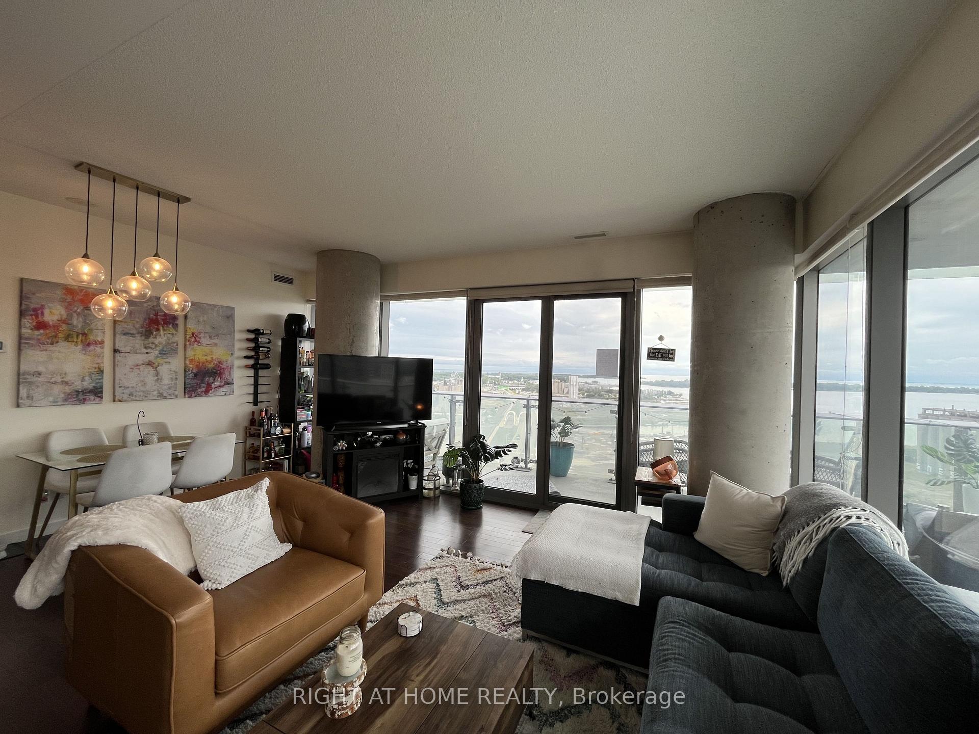 Photo 6 of Unit 1708, 70 Distillery Lane, Toronto, Waterfront Communities — HOMEH