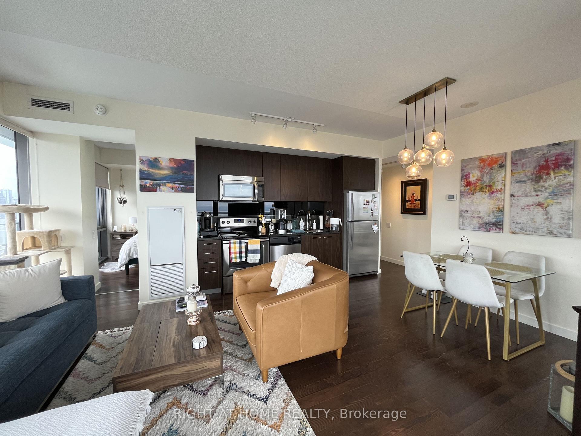 Photo 7 of Unit 1708, 70 Distillery Lane, Toronto, Waterfront Communities — HOMEH