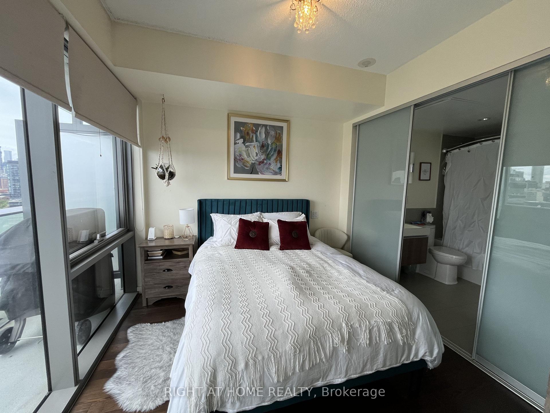 Photo 10 of Unit 1708, 70 Distillery Lane, Toronto, Waterfront Communities — HOMEH
