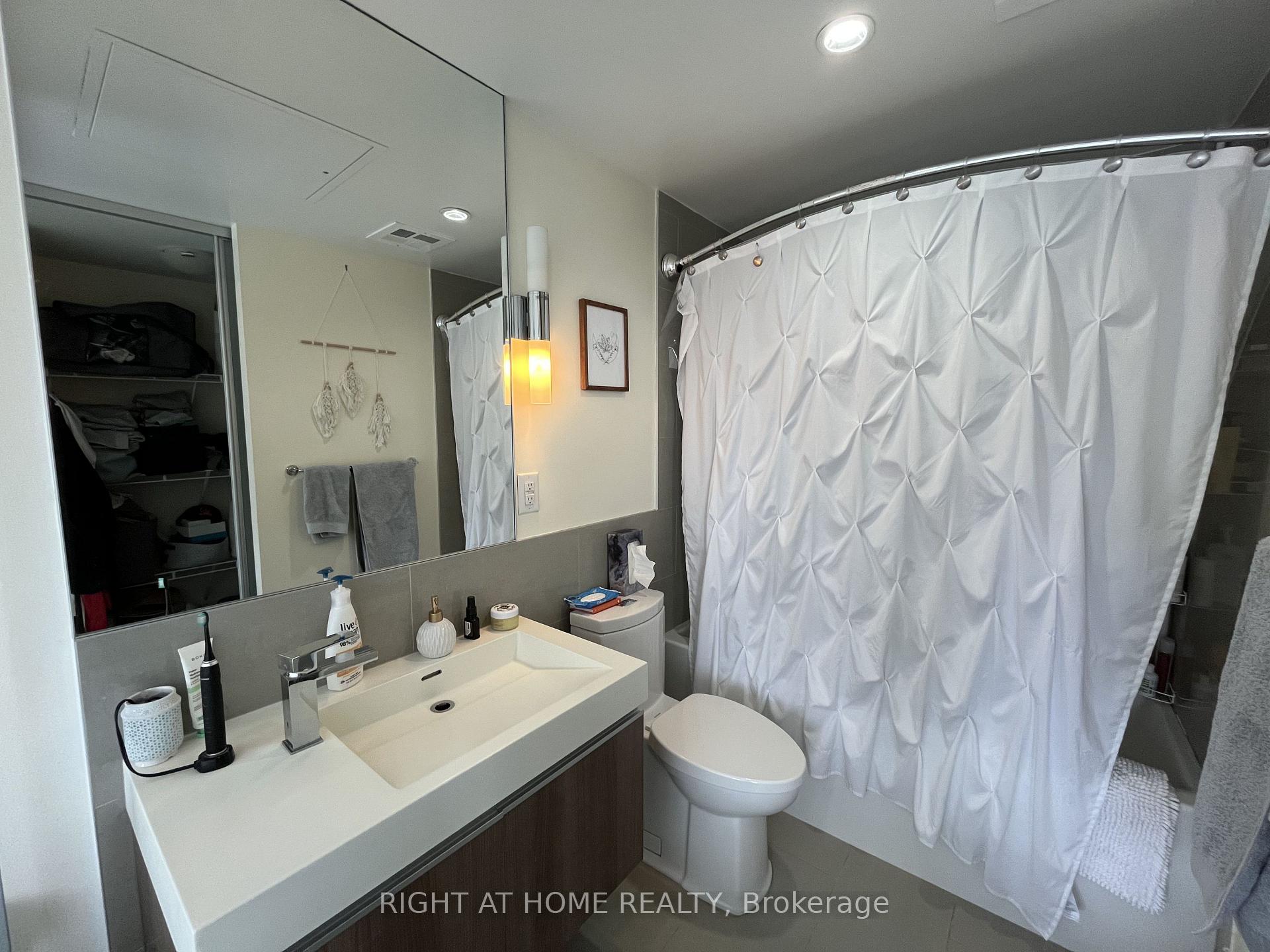 Photo 12 of Unit 1708, 70 Distillery Lane, Toronto, Waterfront Communities — HOMEH
