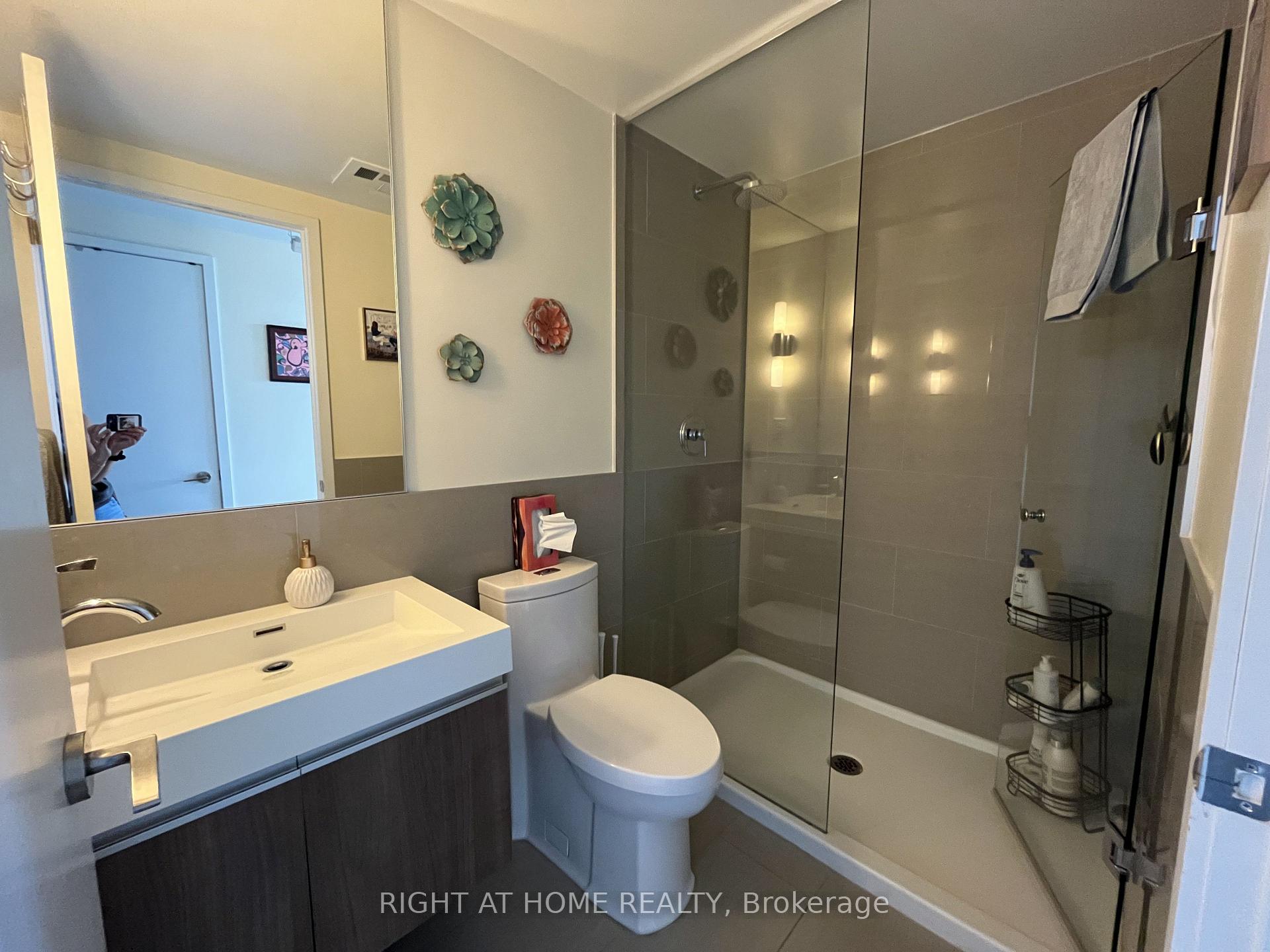 Photo 14 of Unit 1708, 70 Distillery Lane, Toronto, Waterfront Communities — HOMEH
