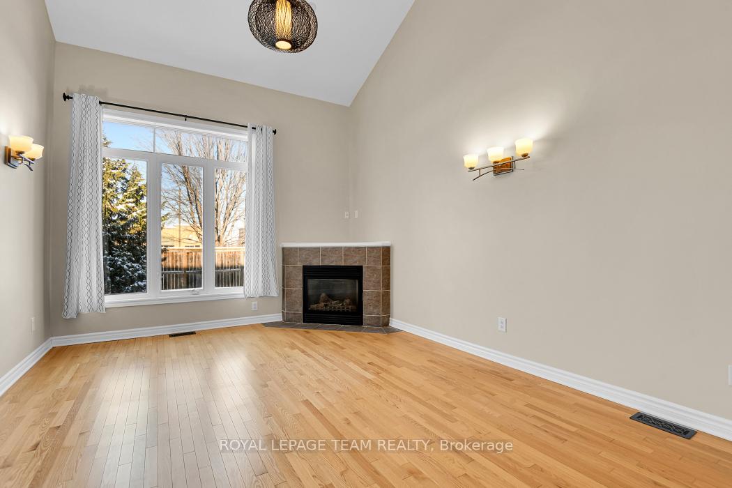 Photo 6 of 541 Salzburg Drive, Ottawa, Notting Hill/Summerside — HOMEH