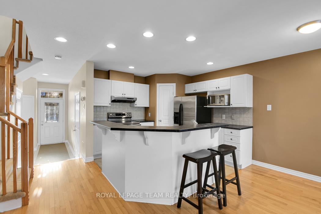Photo 11 of 541 Salzburg Drive, Ottawa, Notting Hill/Summerside — HOMEH