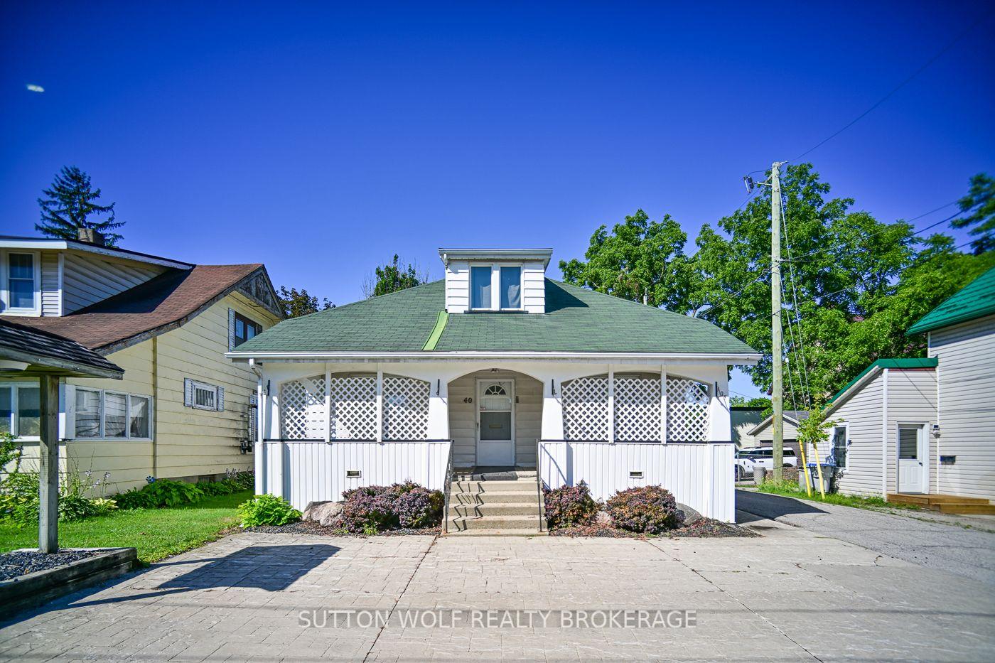 Front of 40 Caradoc Street N