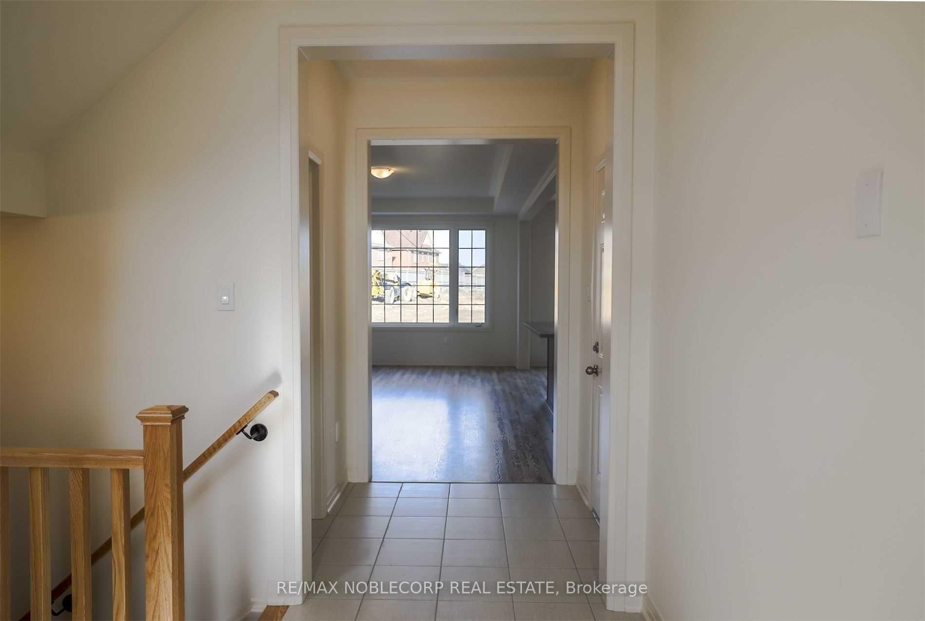 Photo 2 of 137 Casserley Crescent, New Tecumseth, Tottenham — HOMEH