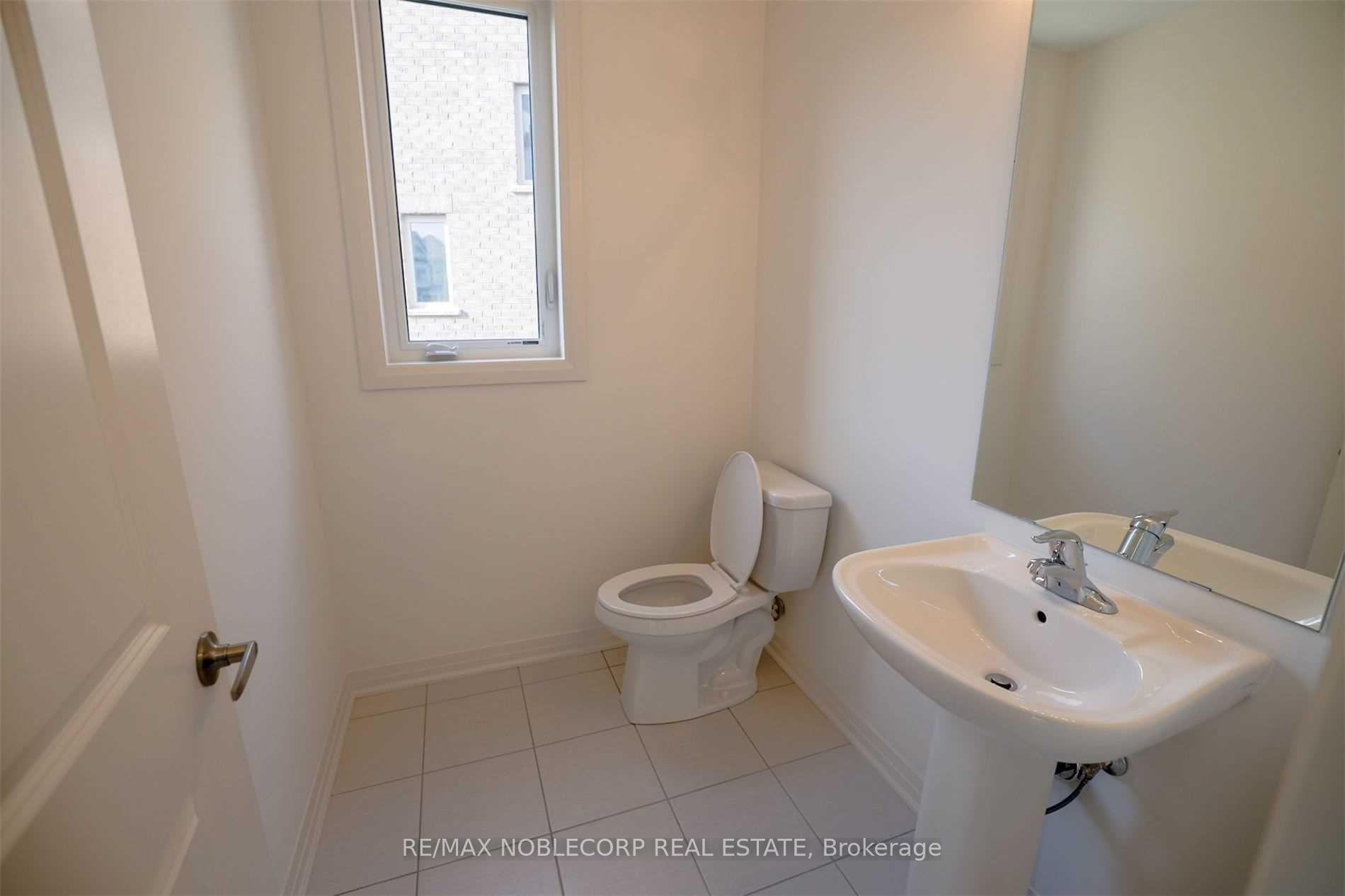 Photo 3 of 137 Casserley Crescent, New Tecumseth, Tottenham — HOMEH
