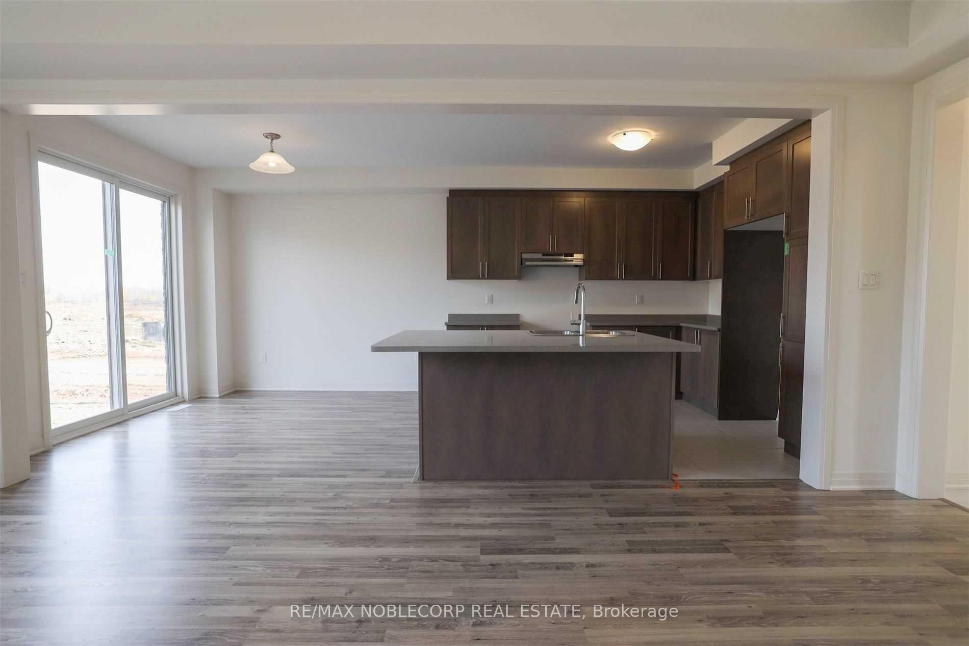 Photo 5 of 137 Casserley Crescent, New Tecumseth, Tottenham — HOMEH