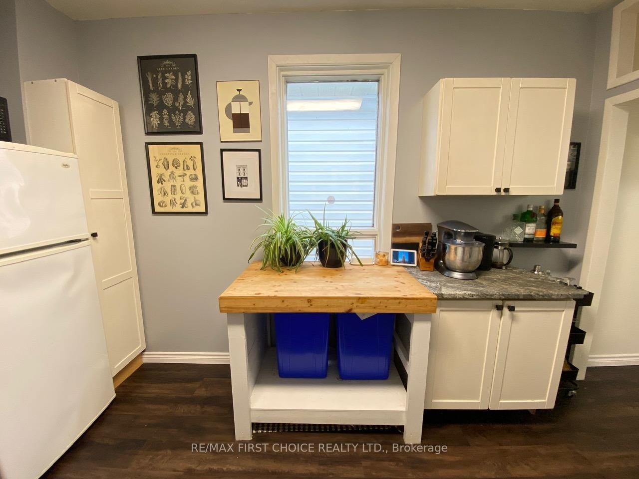 Photo 6 of 822 Pruden Street, Thunder Bay, McKeller Park — HOMEH