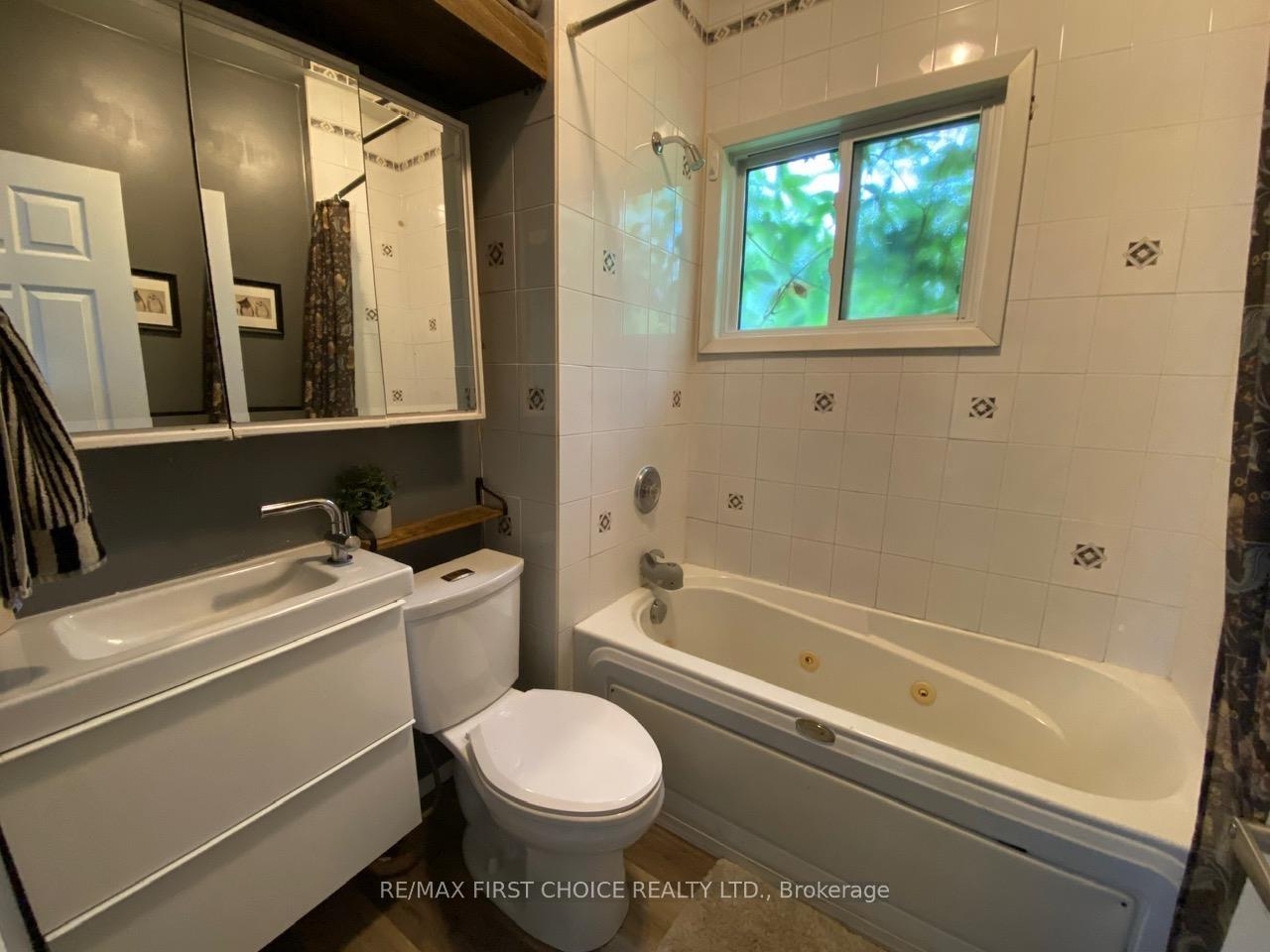 Photo 14 of 822 Pruden Street, Thunder Bay, McKeller Park — HOMEH