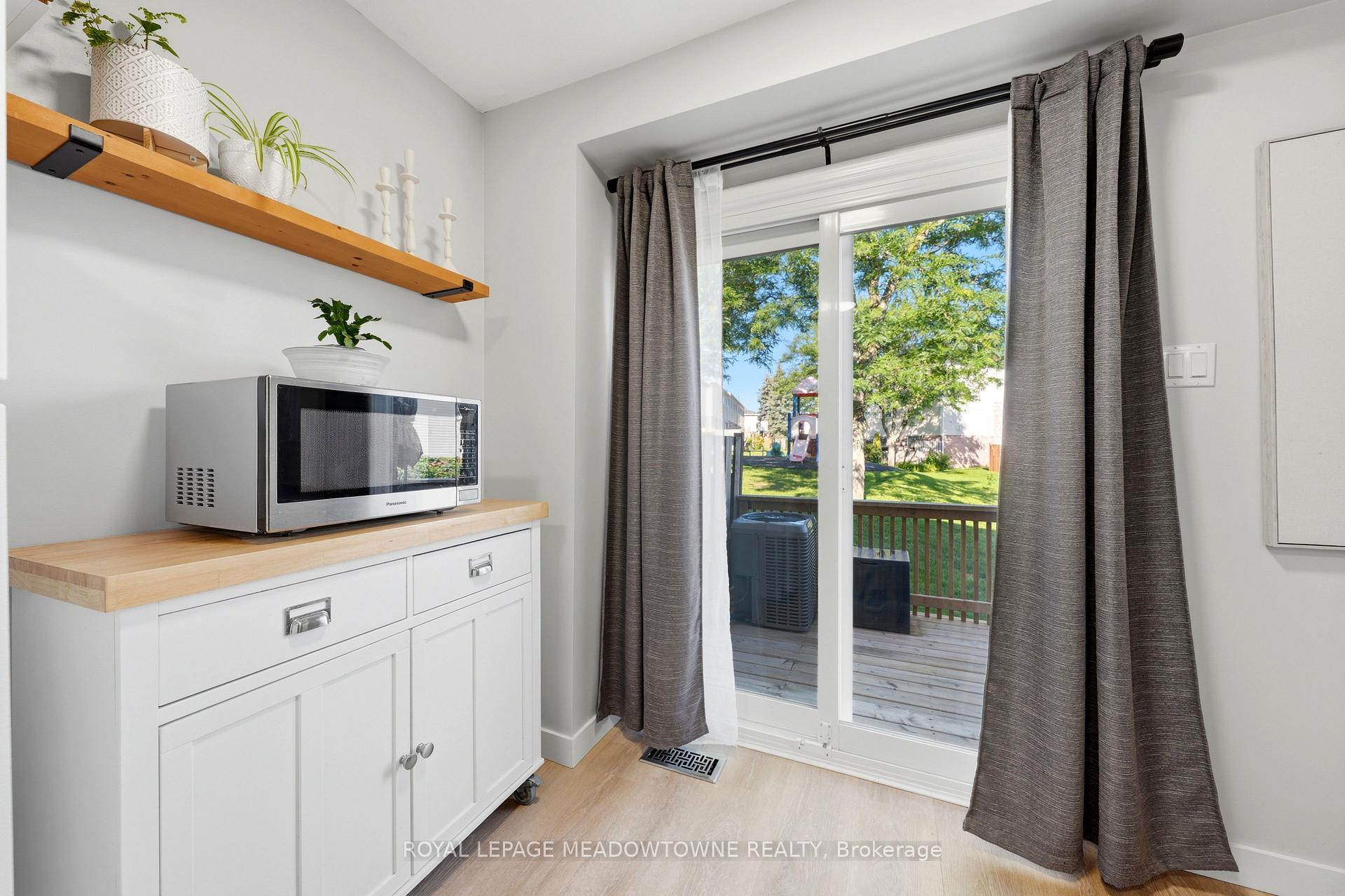 Photo 16 of 3 Brian Lane, Halton Hills, Georgetown — HOMEH