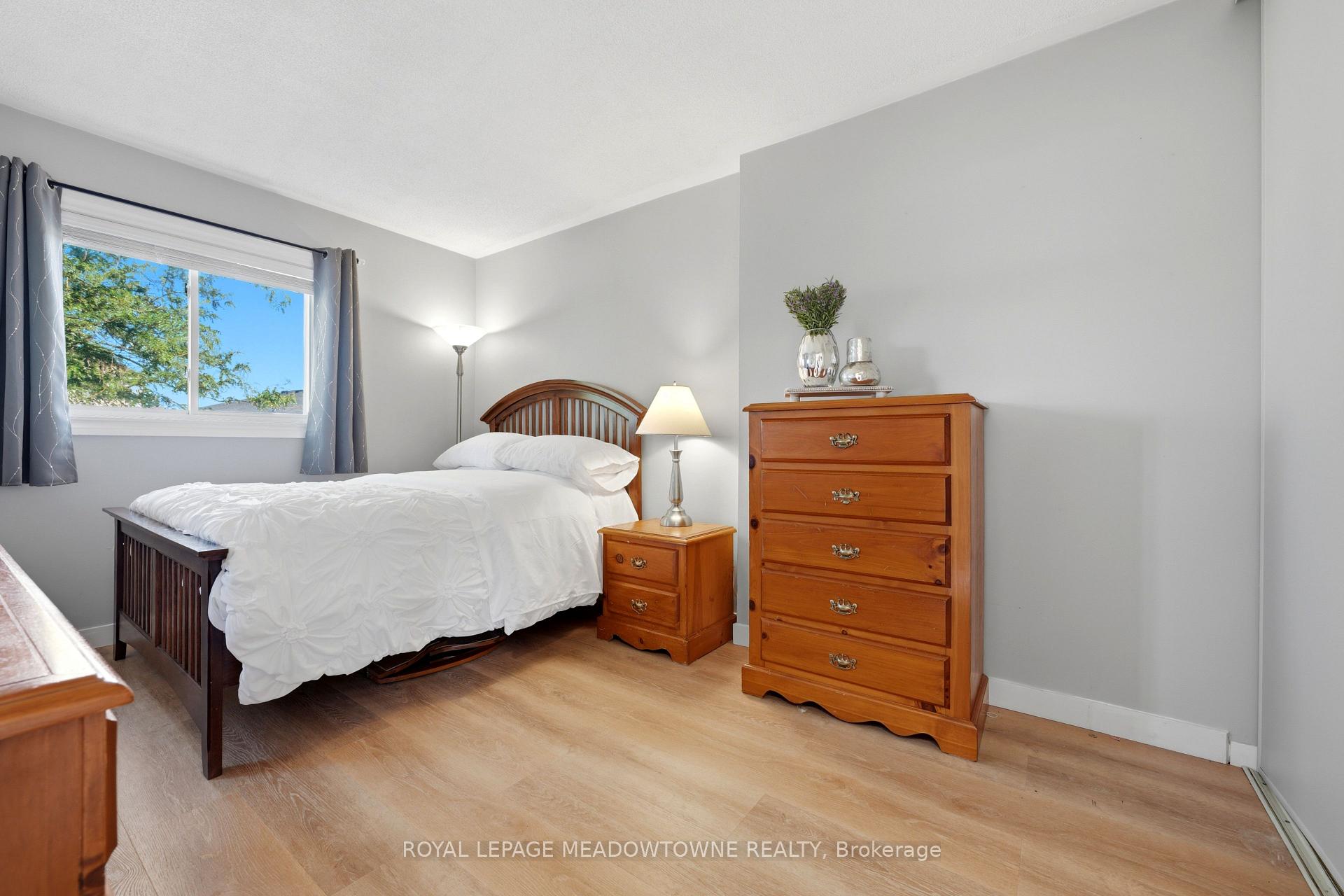 Photo 20 of 3 Brian Lane, Halton Hills, Georgetown — HOMEH