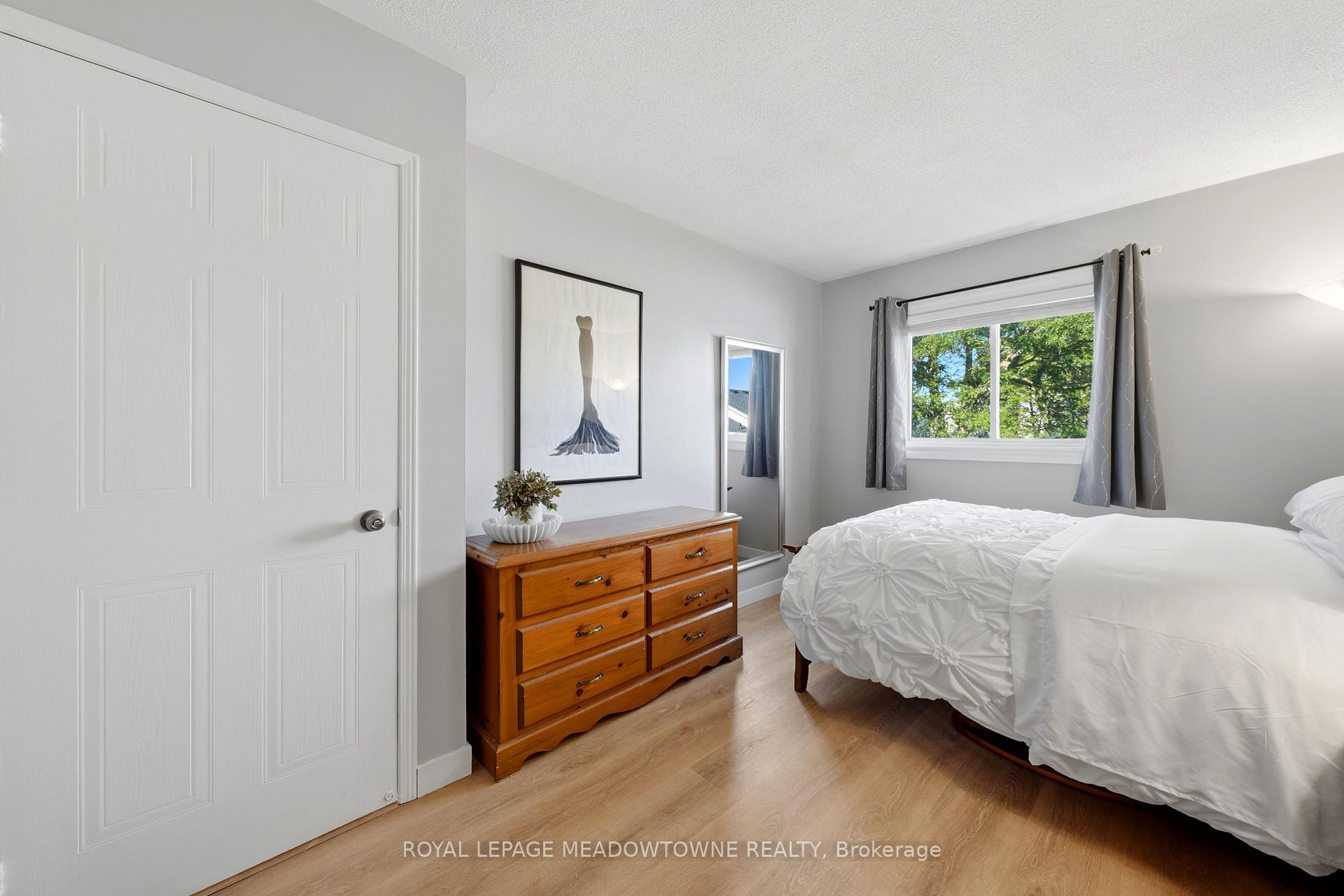Photo 21 of 3 Brian Lane, Halton Hills, Georgetown — HOMEH