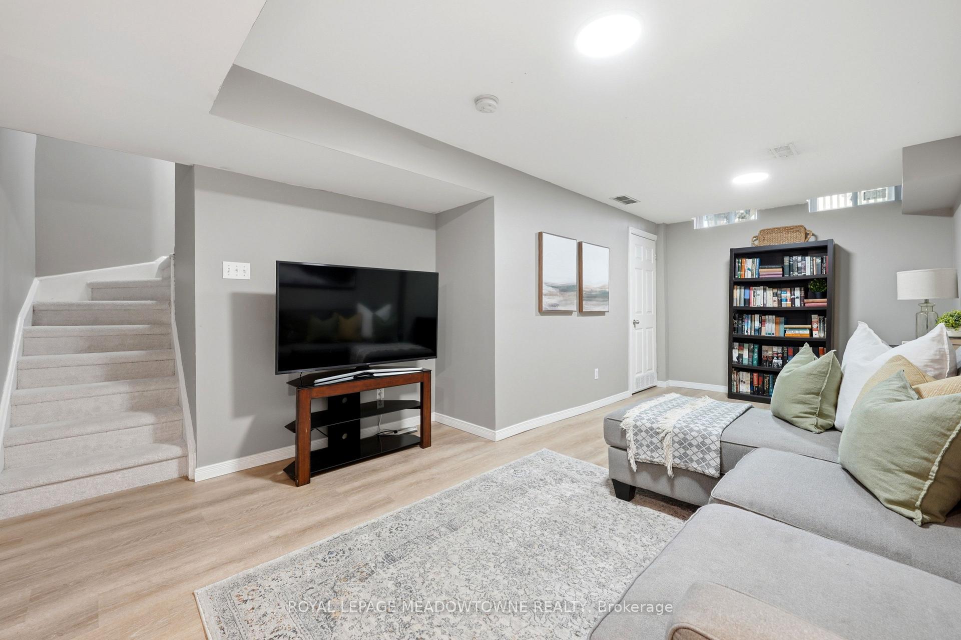 Photo 27 of 3 Brian Lane, Halton Hills, Georgetown — HOMEH