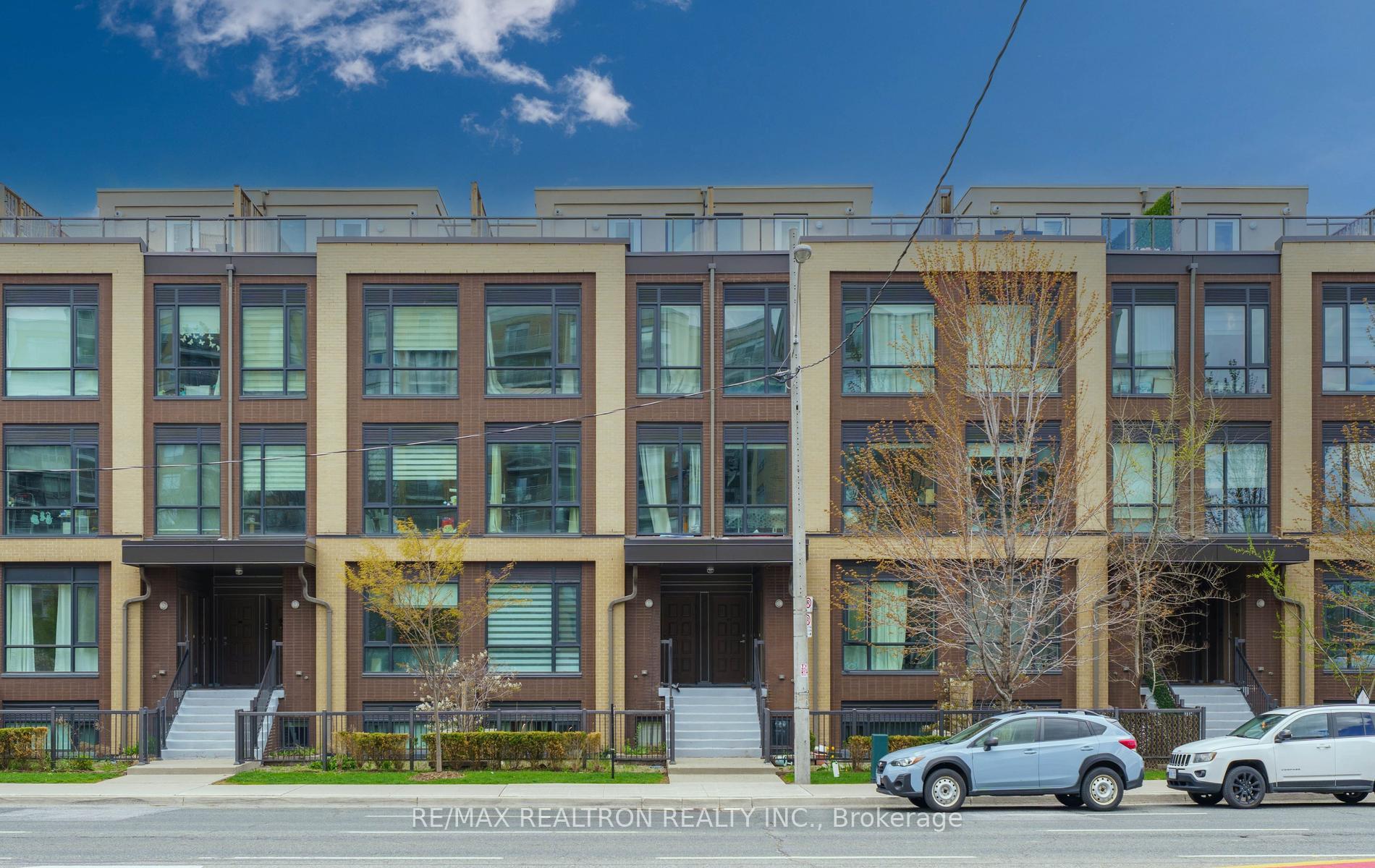 Photo of Unit 206, 639 Lawrence Avenue W