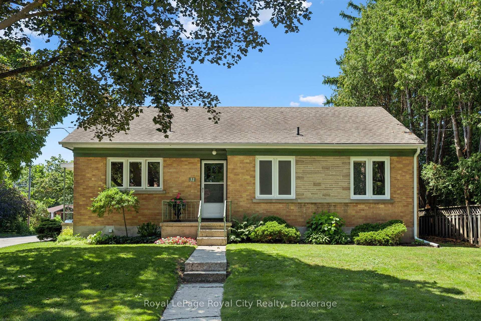 Photo 6 of 31 Torrance Crescent, Guelph, Exhibition Park — HOMEH