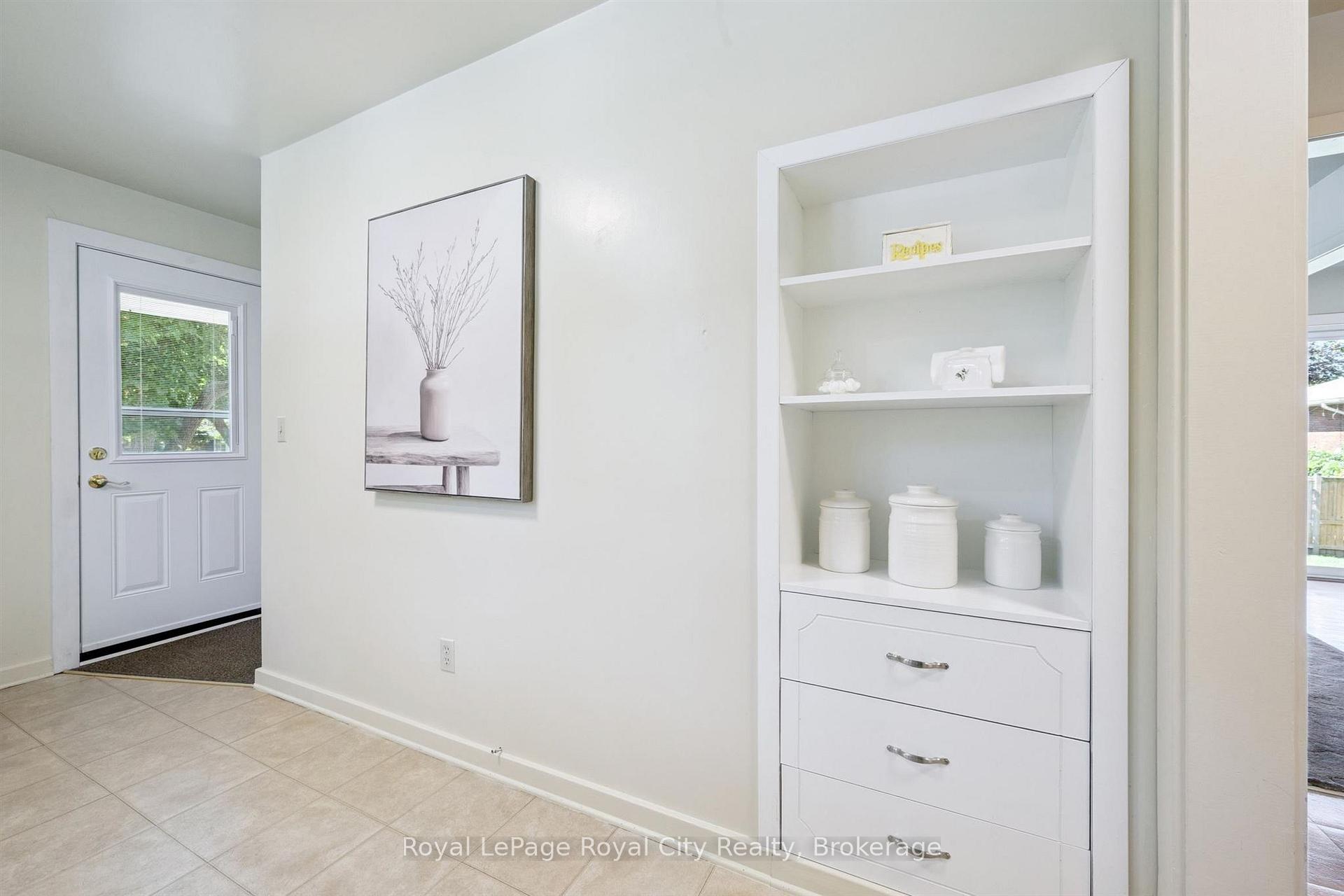 Photo 15 of 31 Torrance Crescent, Guelph, Exhibition Park — HOMEH