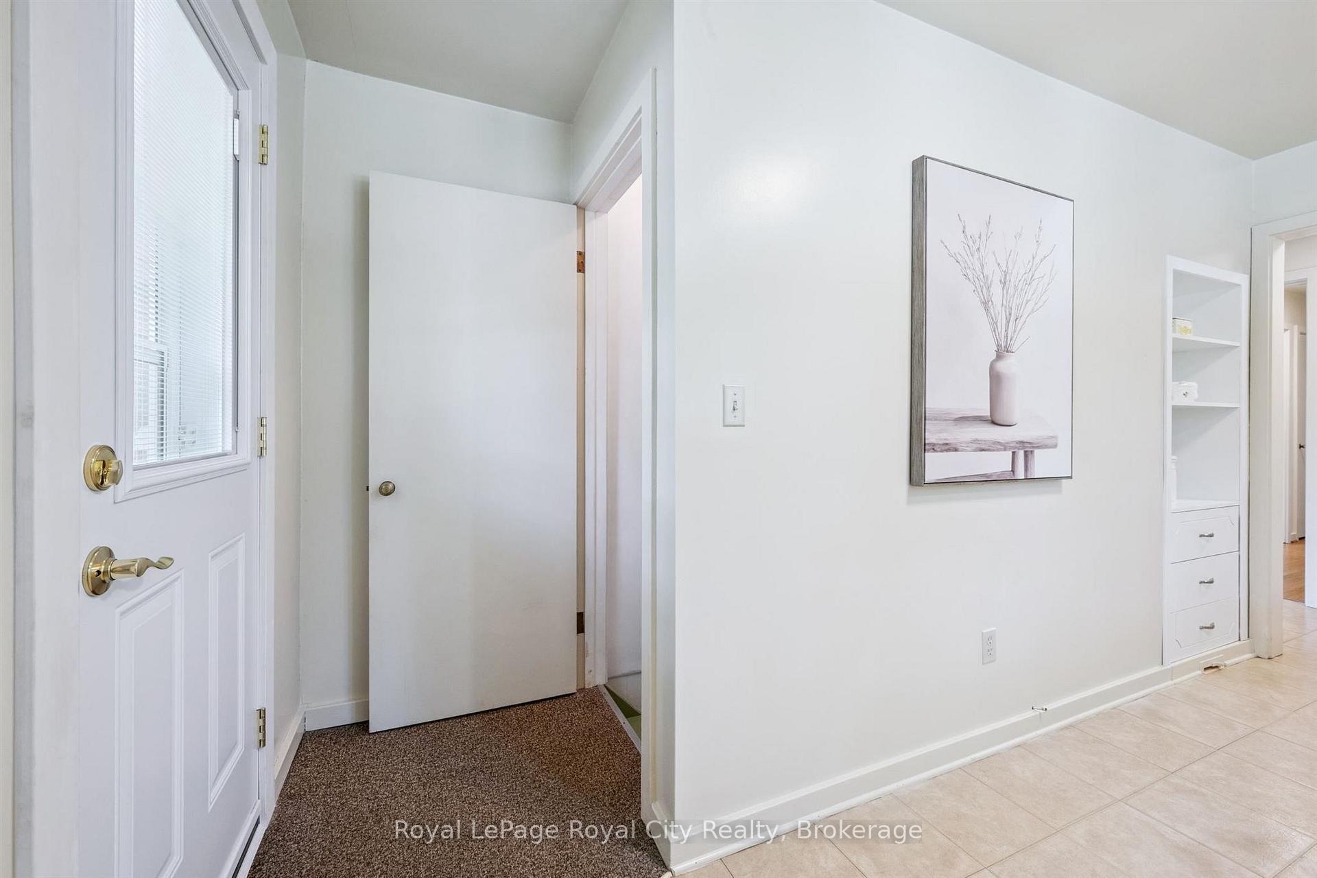 Photo 16 of 31 Torrance Crescent, Guelph, Exhibition Park — HOMEH