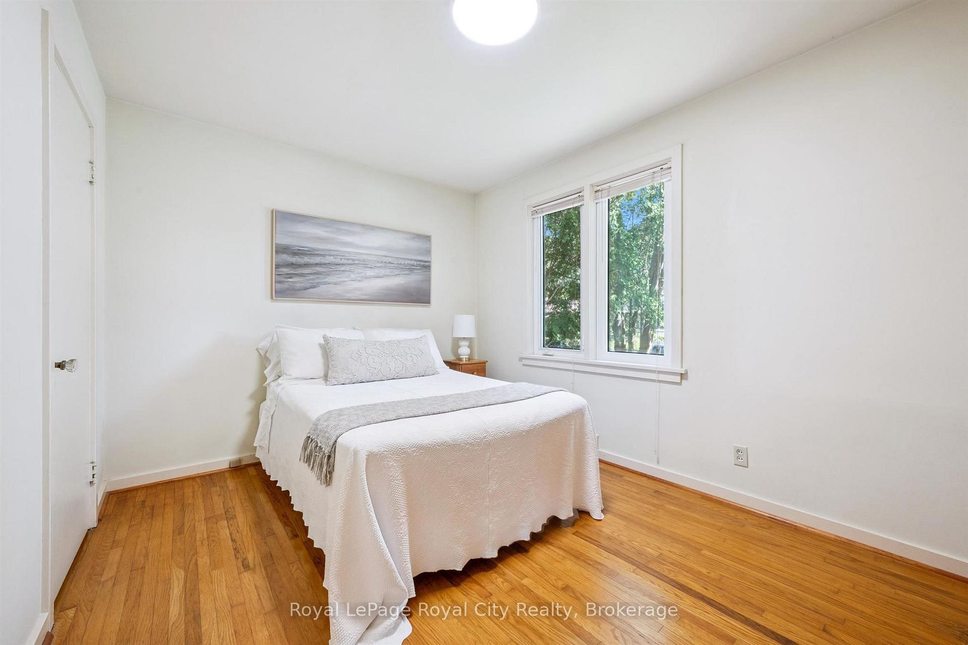 Photo 20 of 31 Torrance Crescent, Guelph, Exhibition Park — HOMEH
