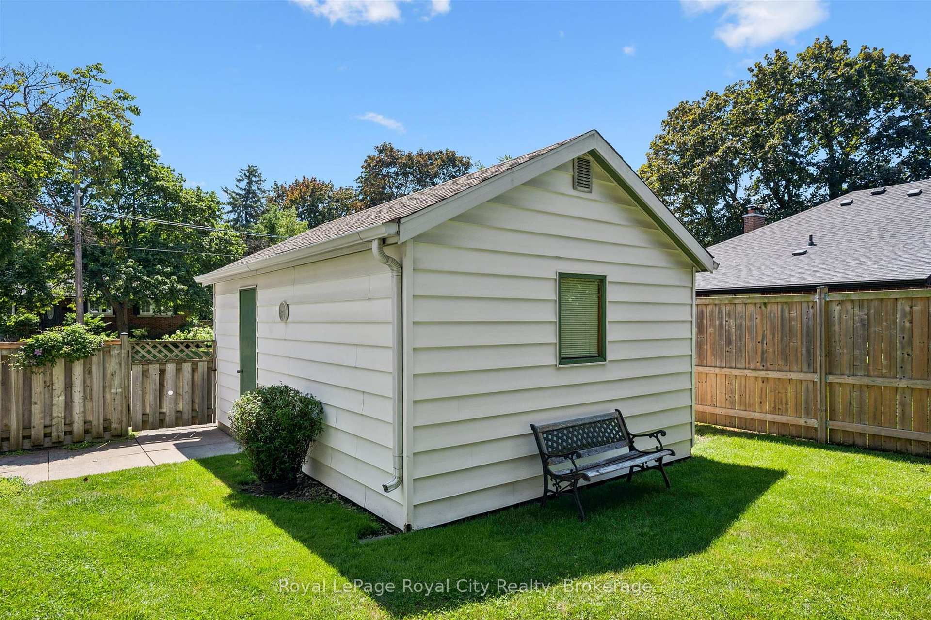 Photo 32 of 31 Torrance Crescent, Guelph, Exhibition Park — HOMEH
