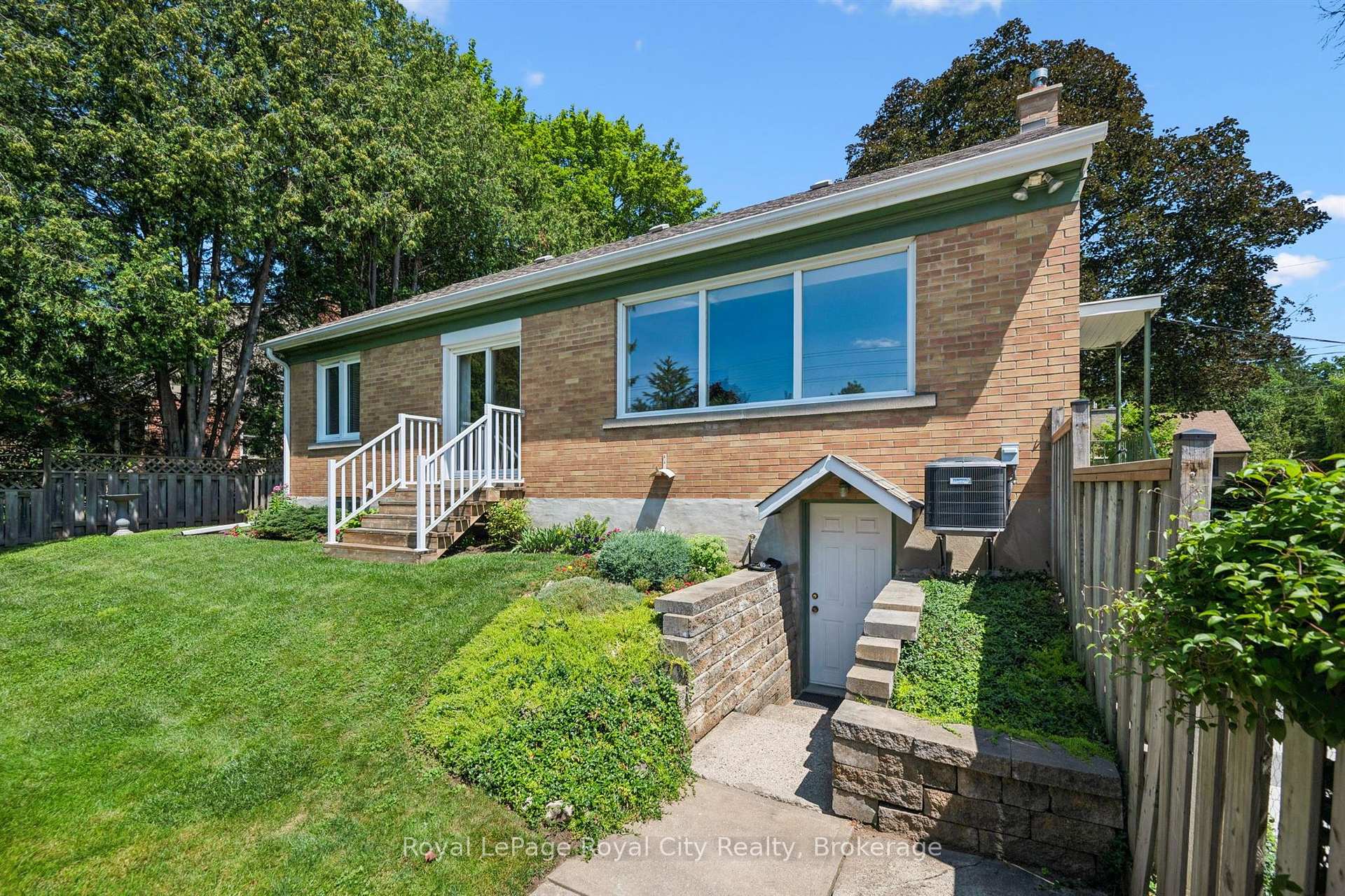 Photo 33 of 31 Torrance Crescent, Guelph, Exhibition Park — HOMEH