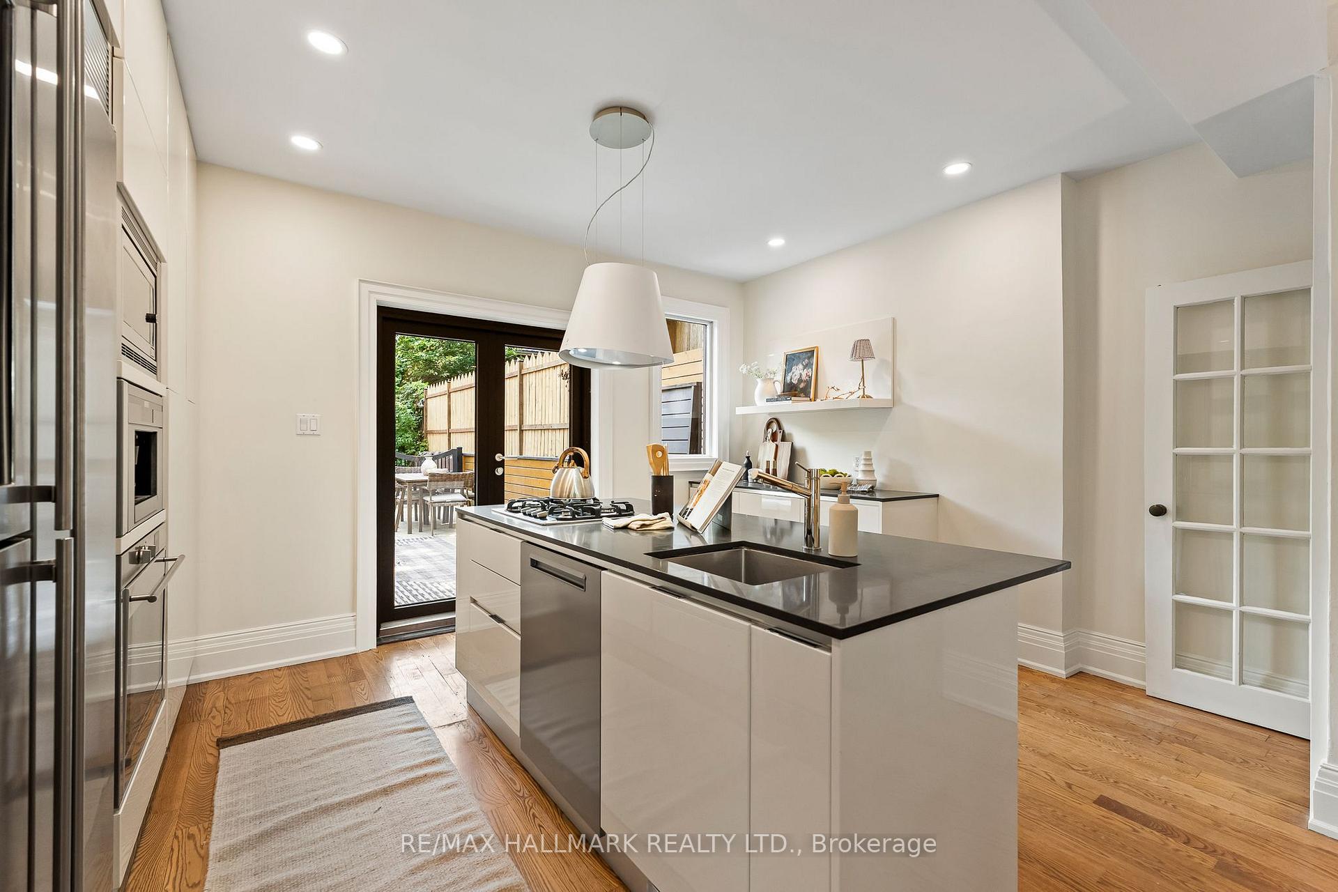 Photo 12 of 227 Waverley Road, Toronto, The Beaches — HOMEH