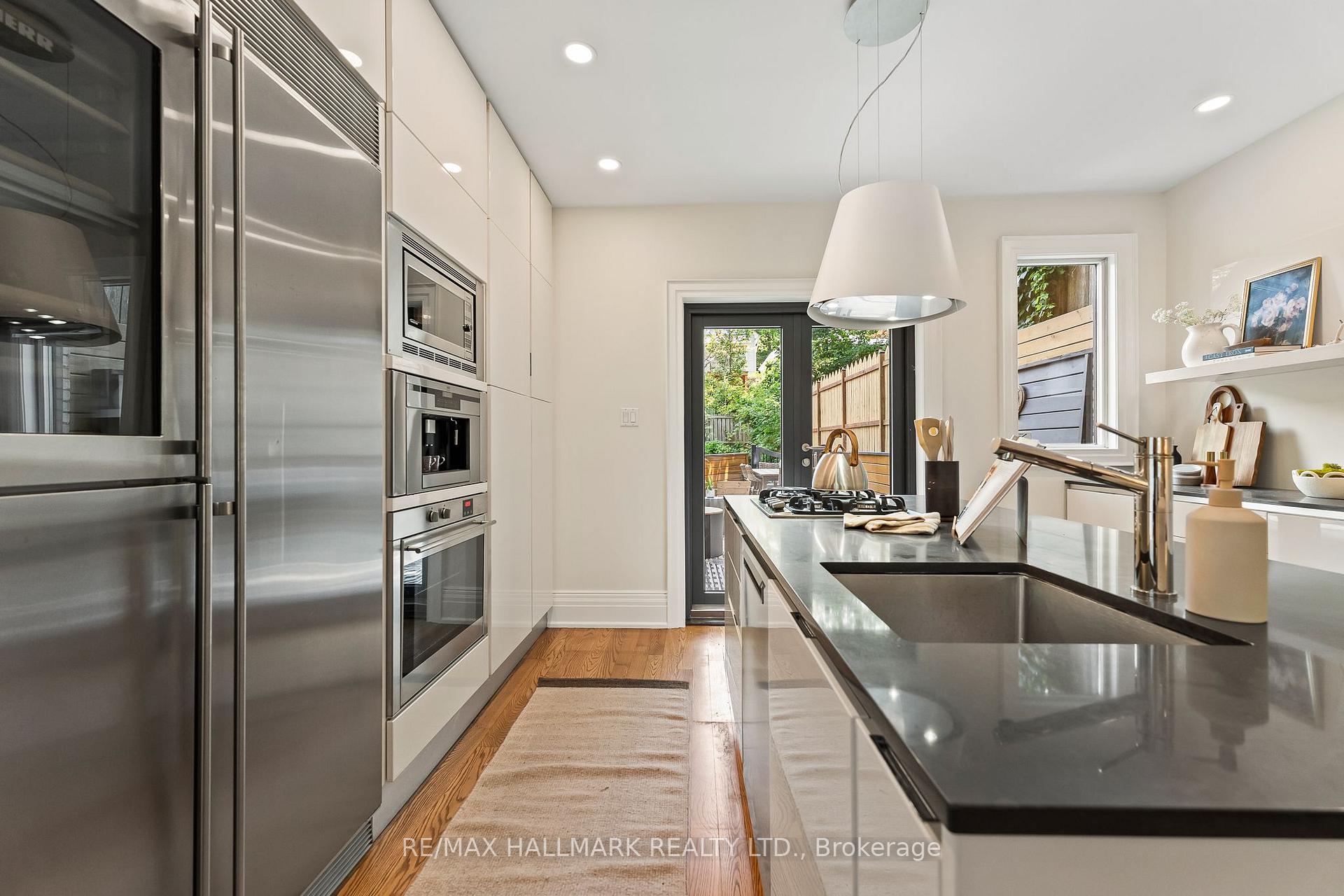 Photo 14 of 227 Waverley Road, Toronto, The Beaches — HOMEH