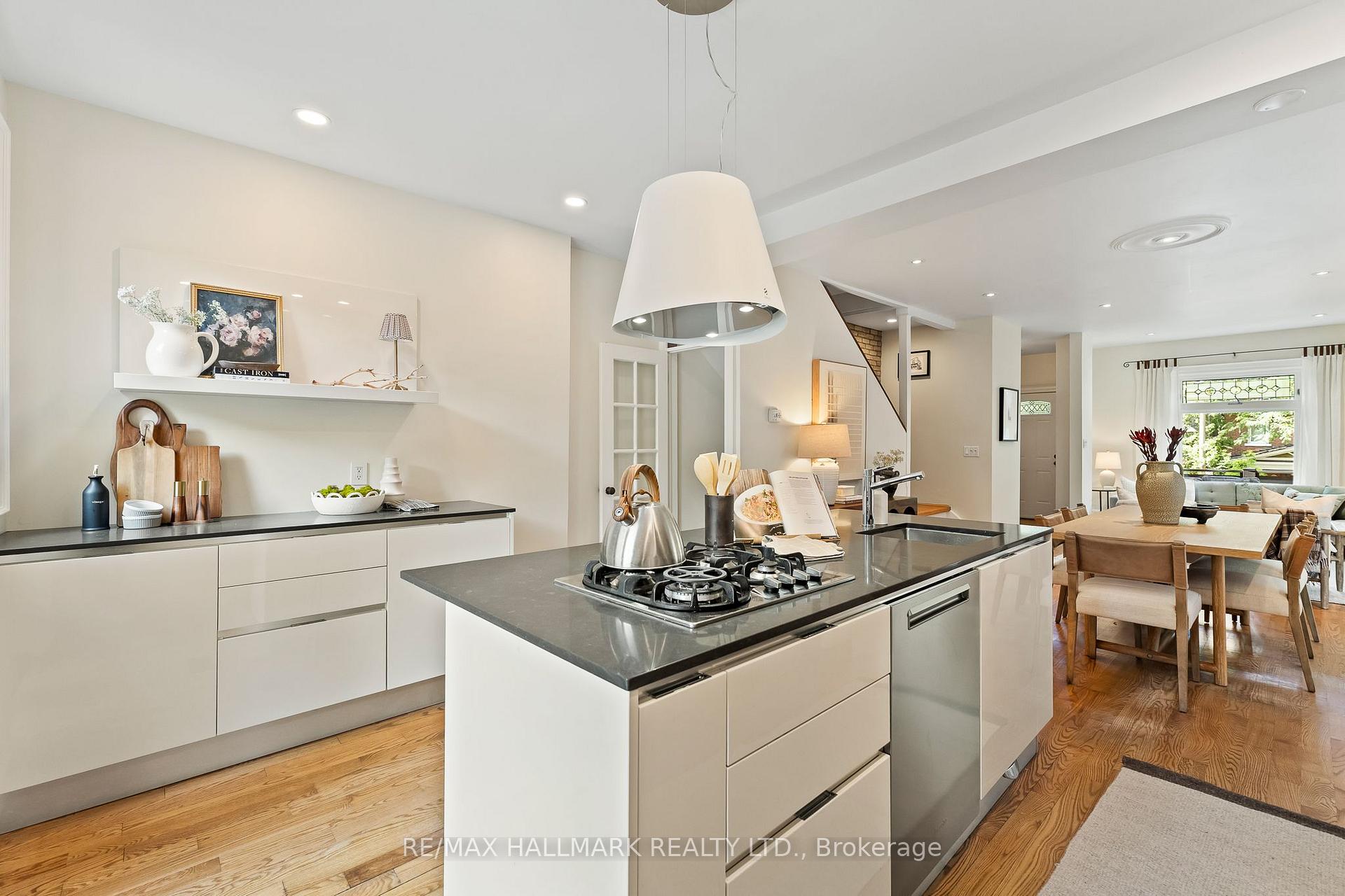 Photo 17 of 227 Waverley Road, Toronto, The Beaches — HOMEH