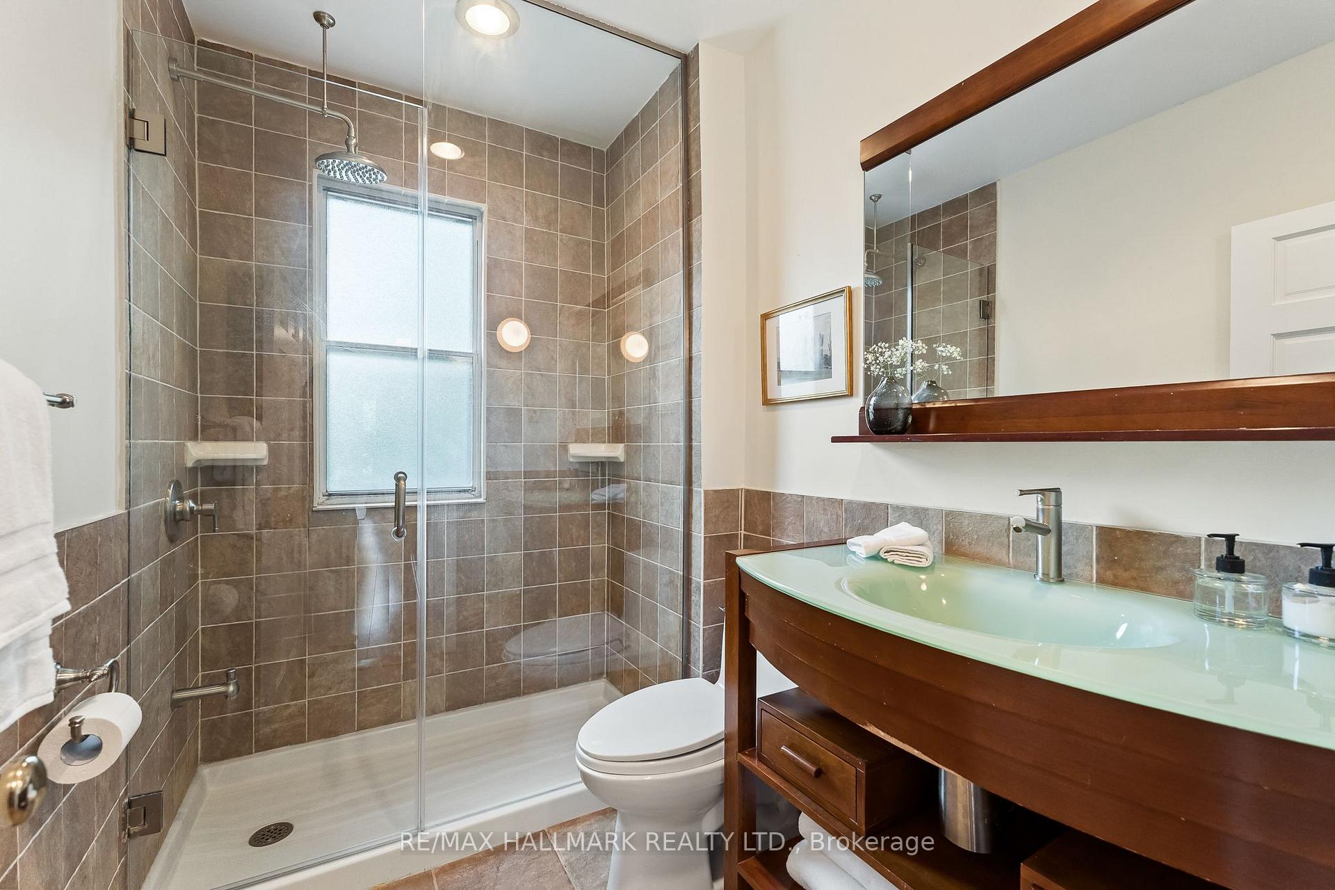Photo 36 of 227 Waverley Road, Toronto, The Beaches — HOMEH