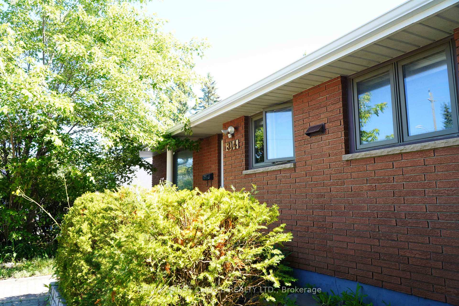 Photo 3 of 314 Edward Street N, Thunder Bay, Northwood Park — HOMEH