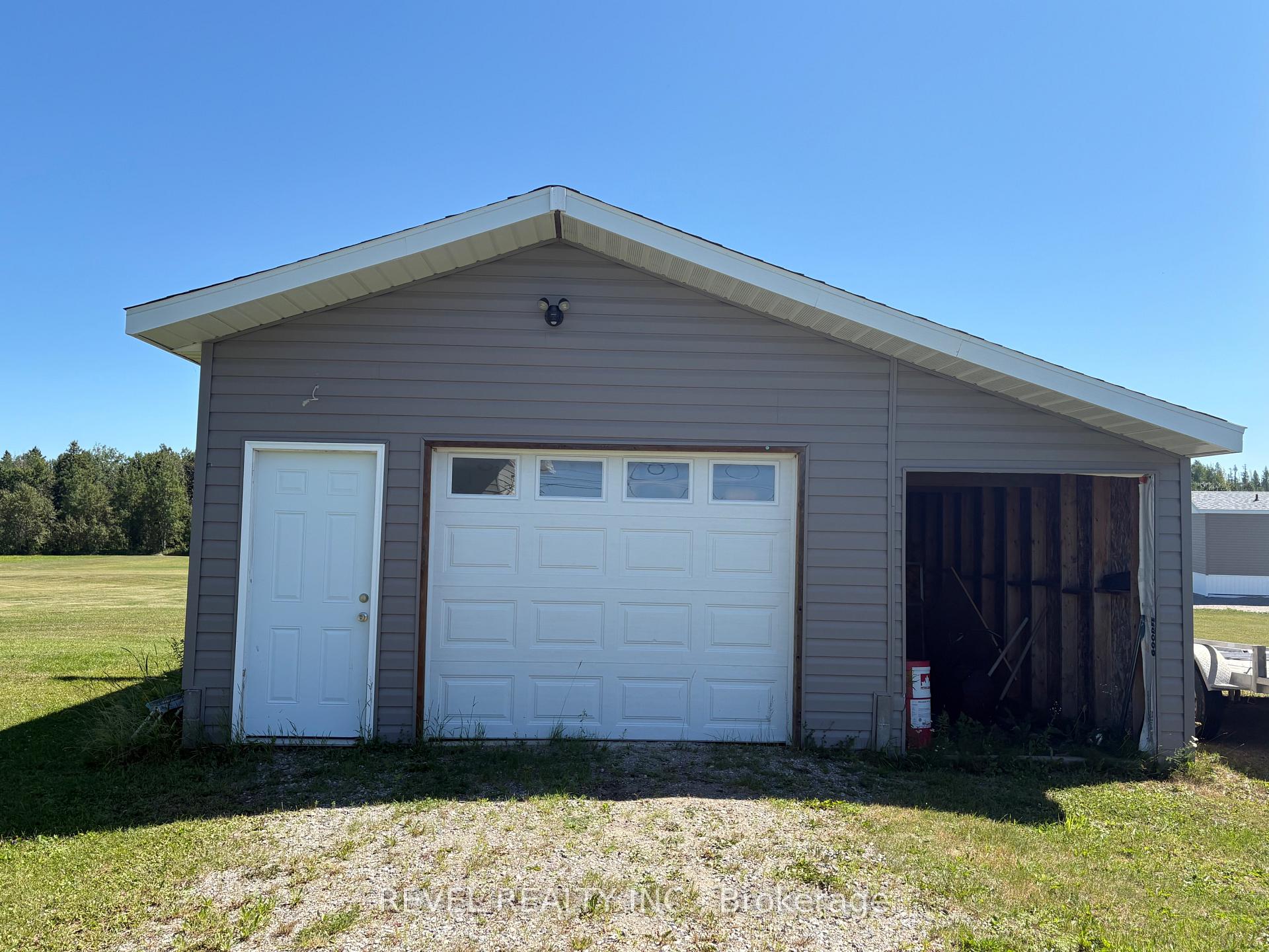 Photo 3 of 364 Genier Road, Cochrane — HOMEH