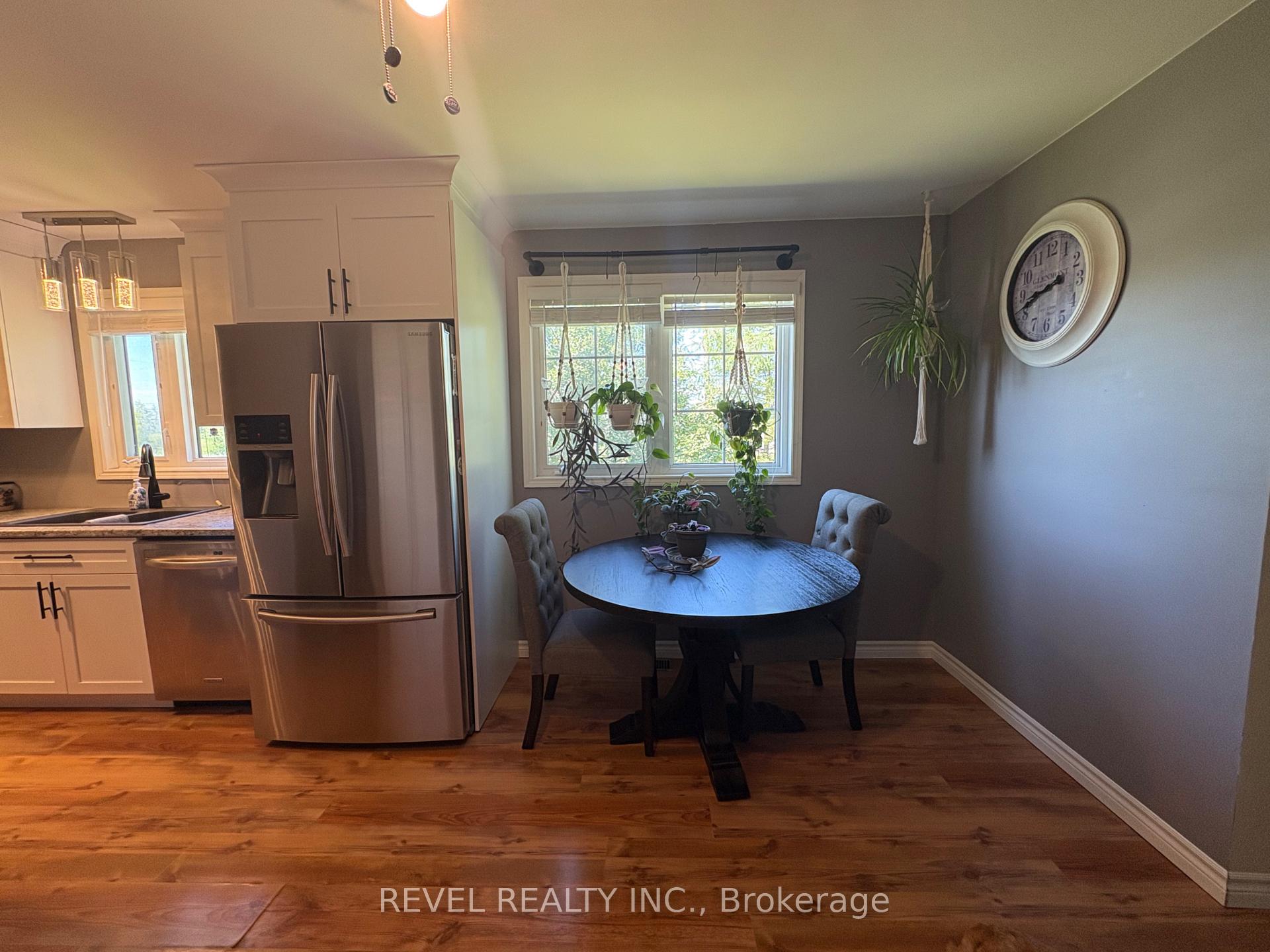 Photo 8 of 364 Genier Road, Cochrane — HOMEH