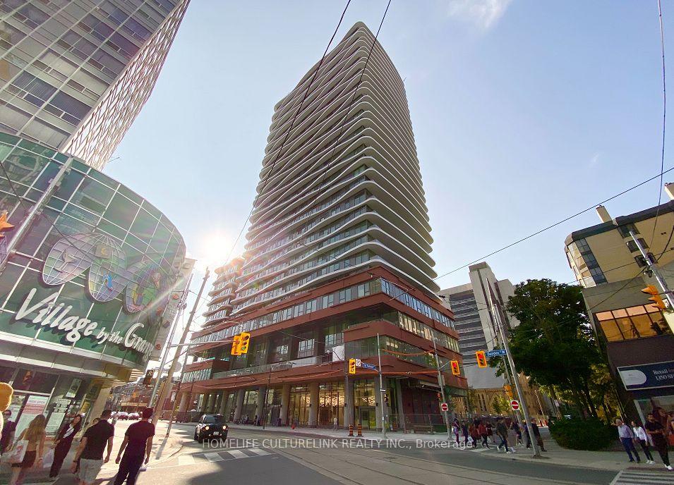 Front of Unit 2212, 280 Dundas Street W