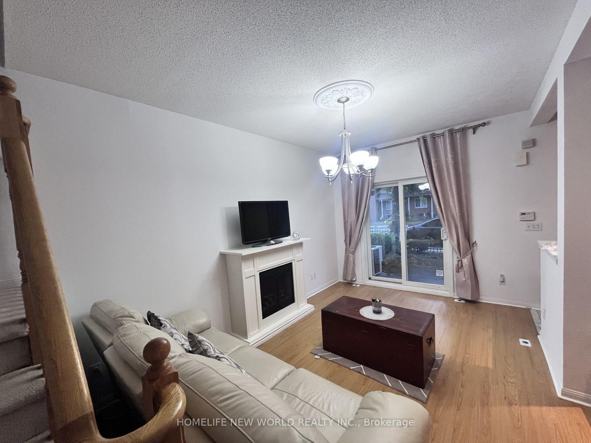 Photo 9 of Unit 12, 21 St. Moritz Way, Markham, Unionville — HOMEH