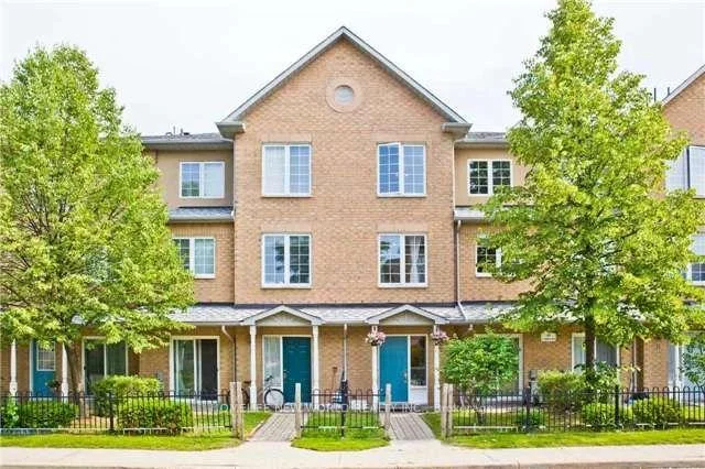 Photo 3 of Unit 12, 21 St. Moritz Way, Markham, Unionville — HOMEH
