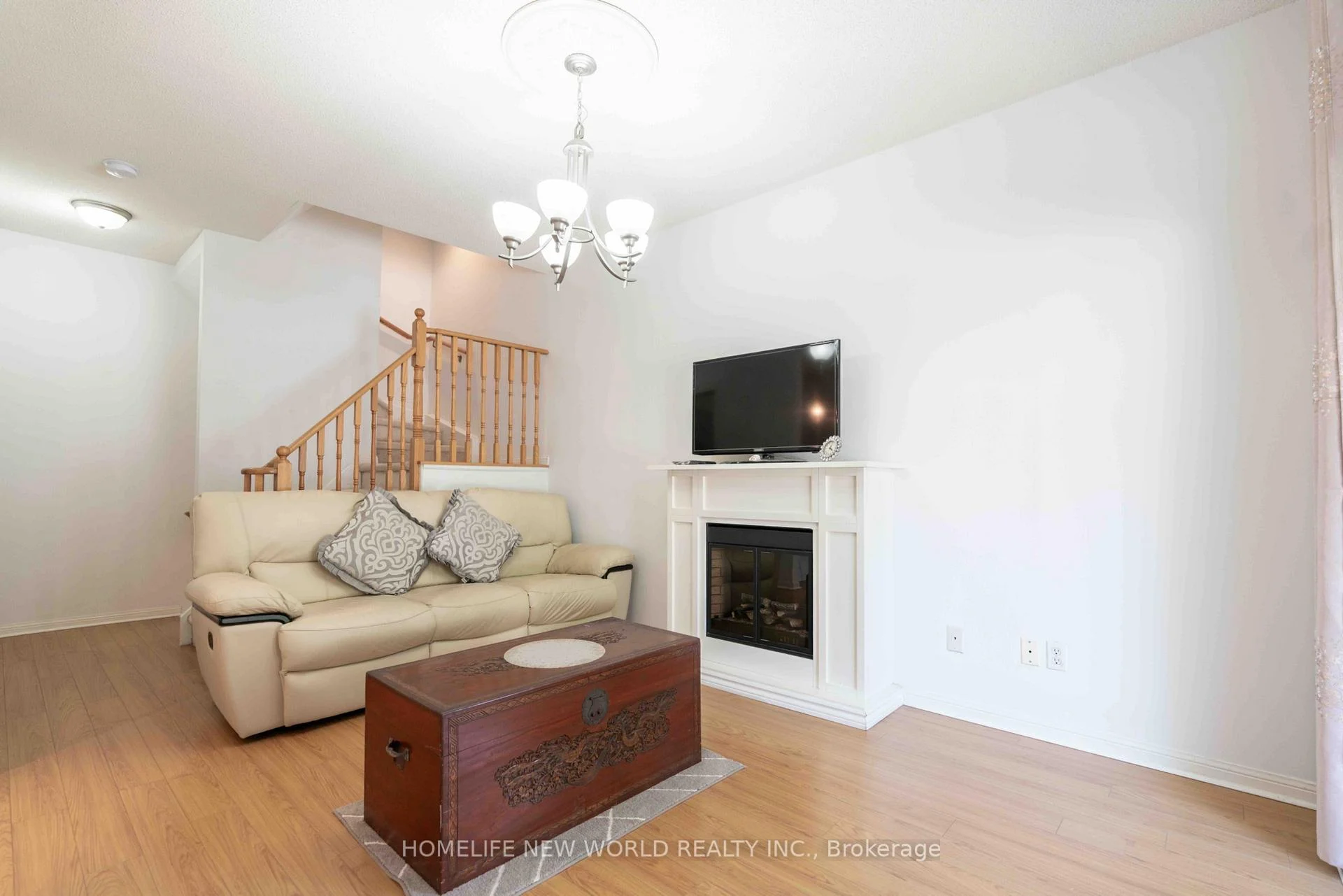 Photo 10 of Unit 12, 21 St. Moritz Way, Markham, Unionville — HOMEH