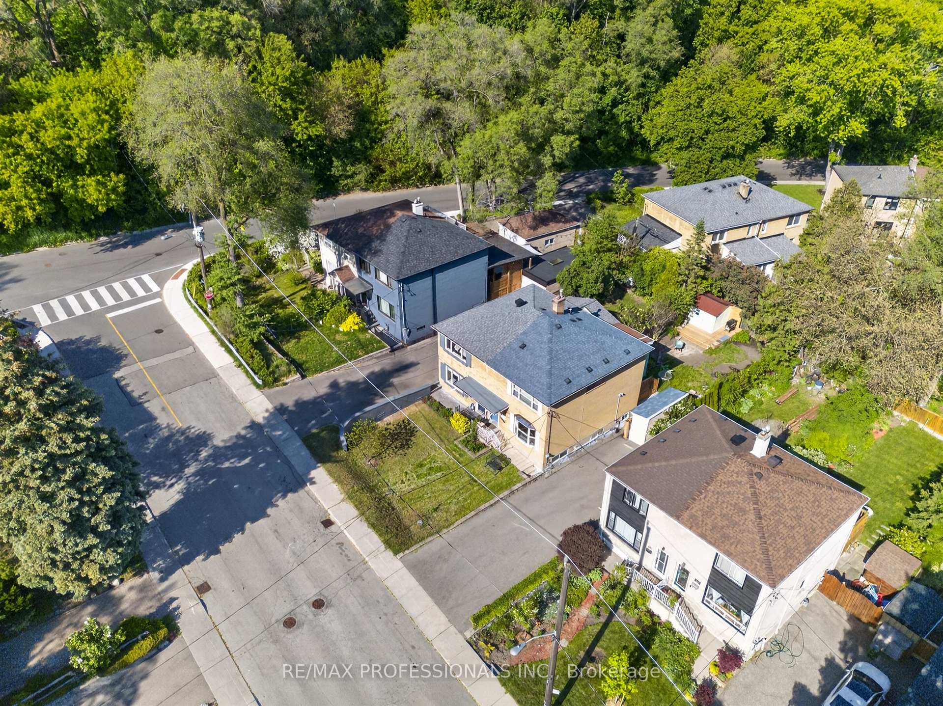 Photo 1 of 69 Skylark Road, Toronto, Lambton Baby Point — HOMEH