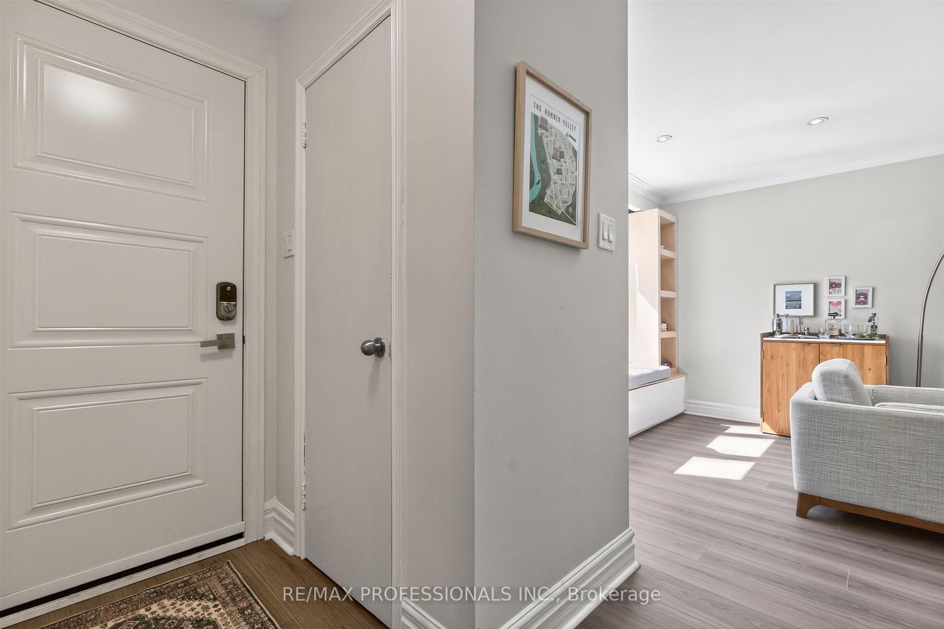 Photo 4 of 69 Skylark Road, Toronto, Lambton Baby Point — HOMEH