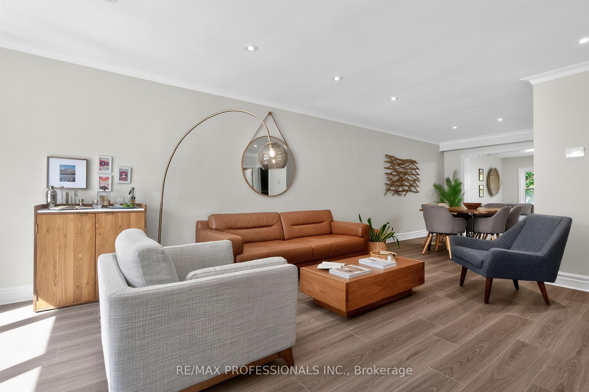 Photo 5 of 69 Skylark Road, Toronto, Lambton Baby Point — HOMEH