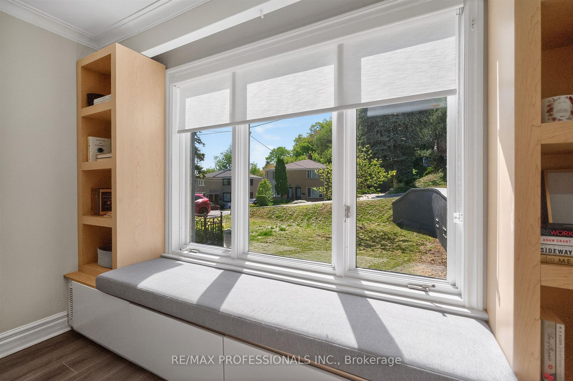 Photo 9 of 69 Skylark Road, Toronto, Lambton Baby Point — HOMEH