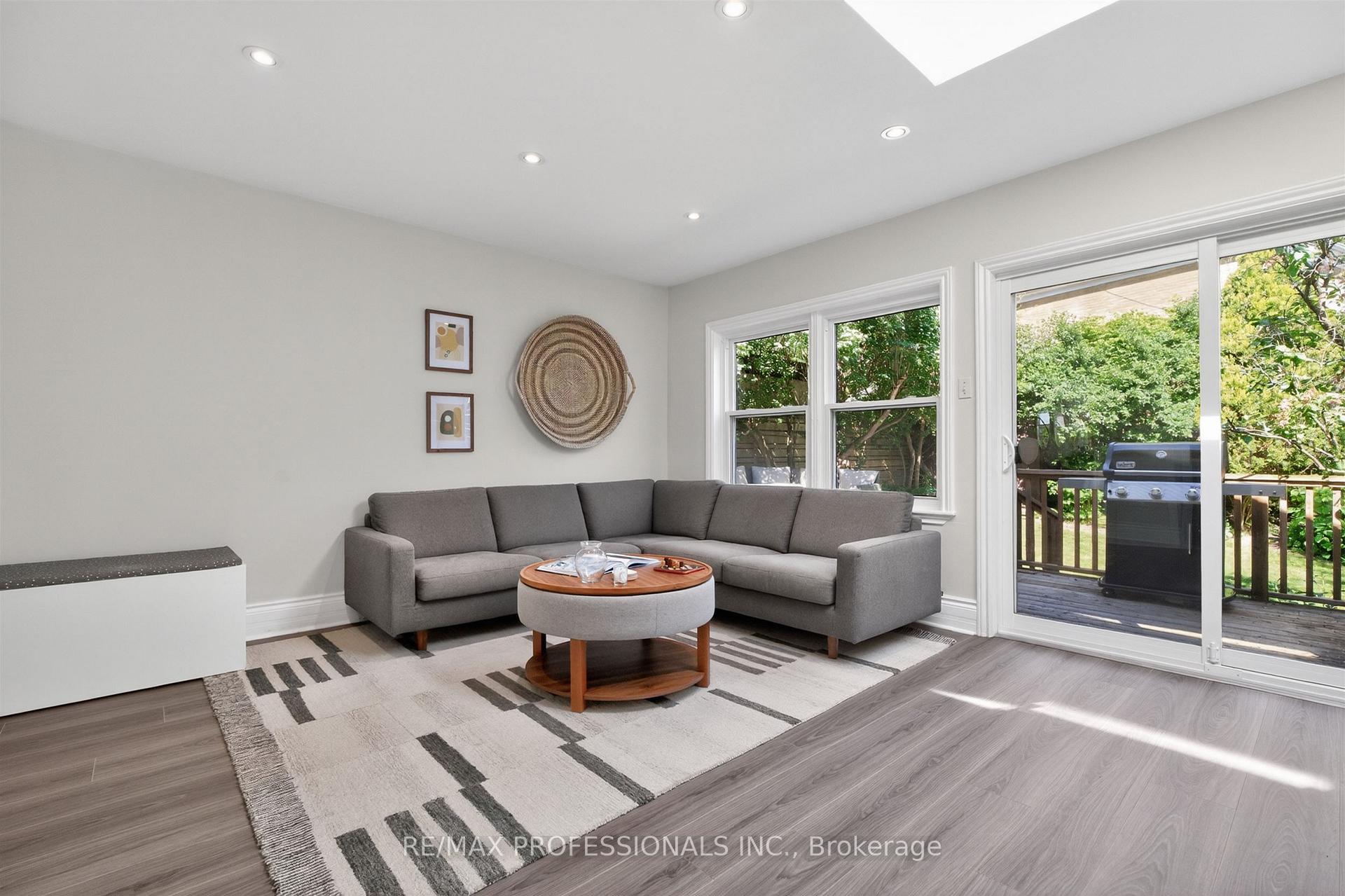 Photo 13 of 69 Skylark Road, Toronto, Lambton Baby Point — HOMEH