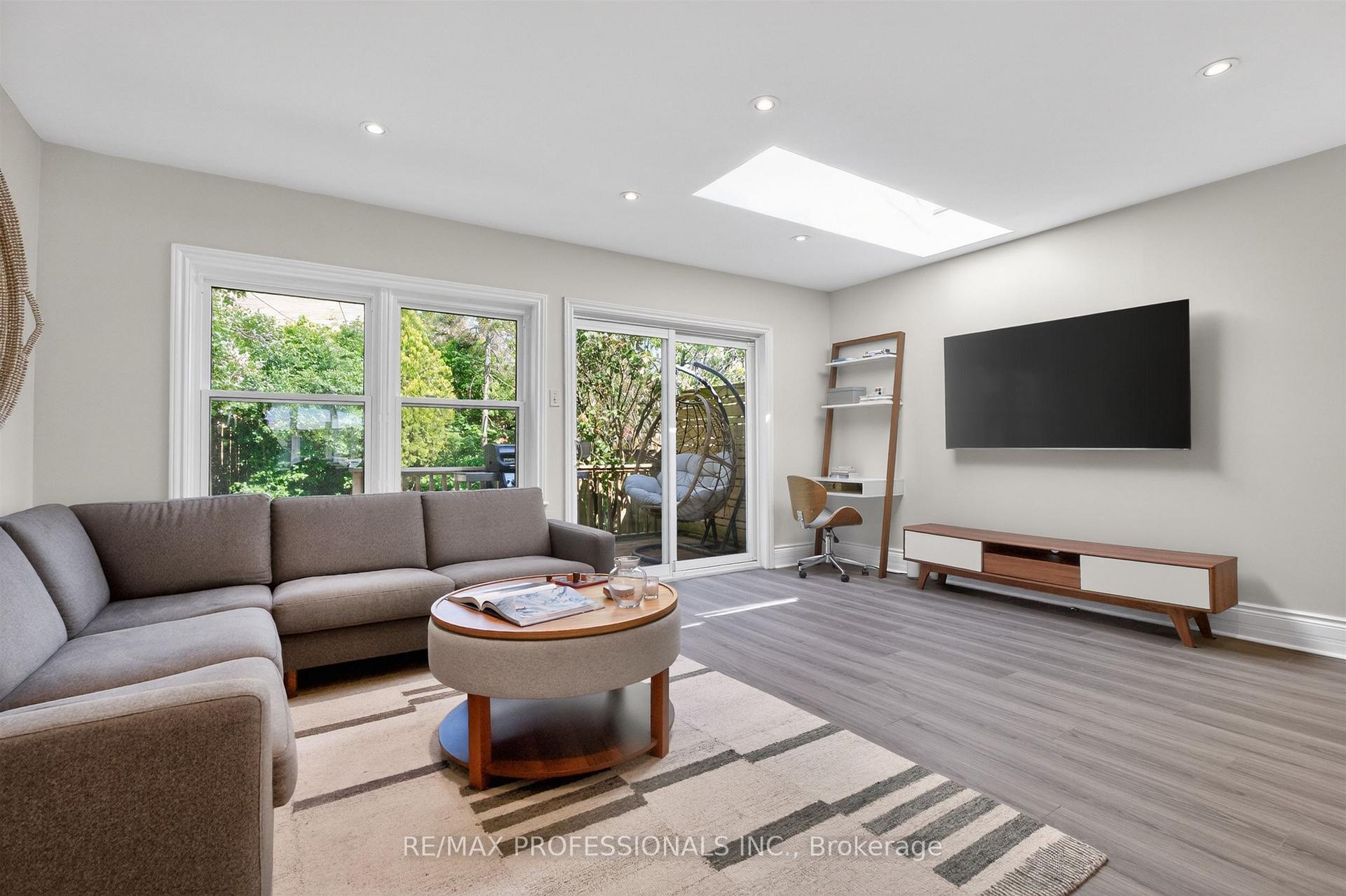 Photo 14 of 69 Skylark Road, Toronto, Lambton Baby Point — HOMEH