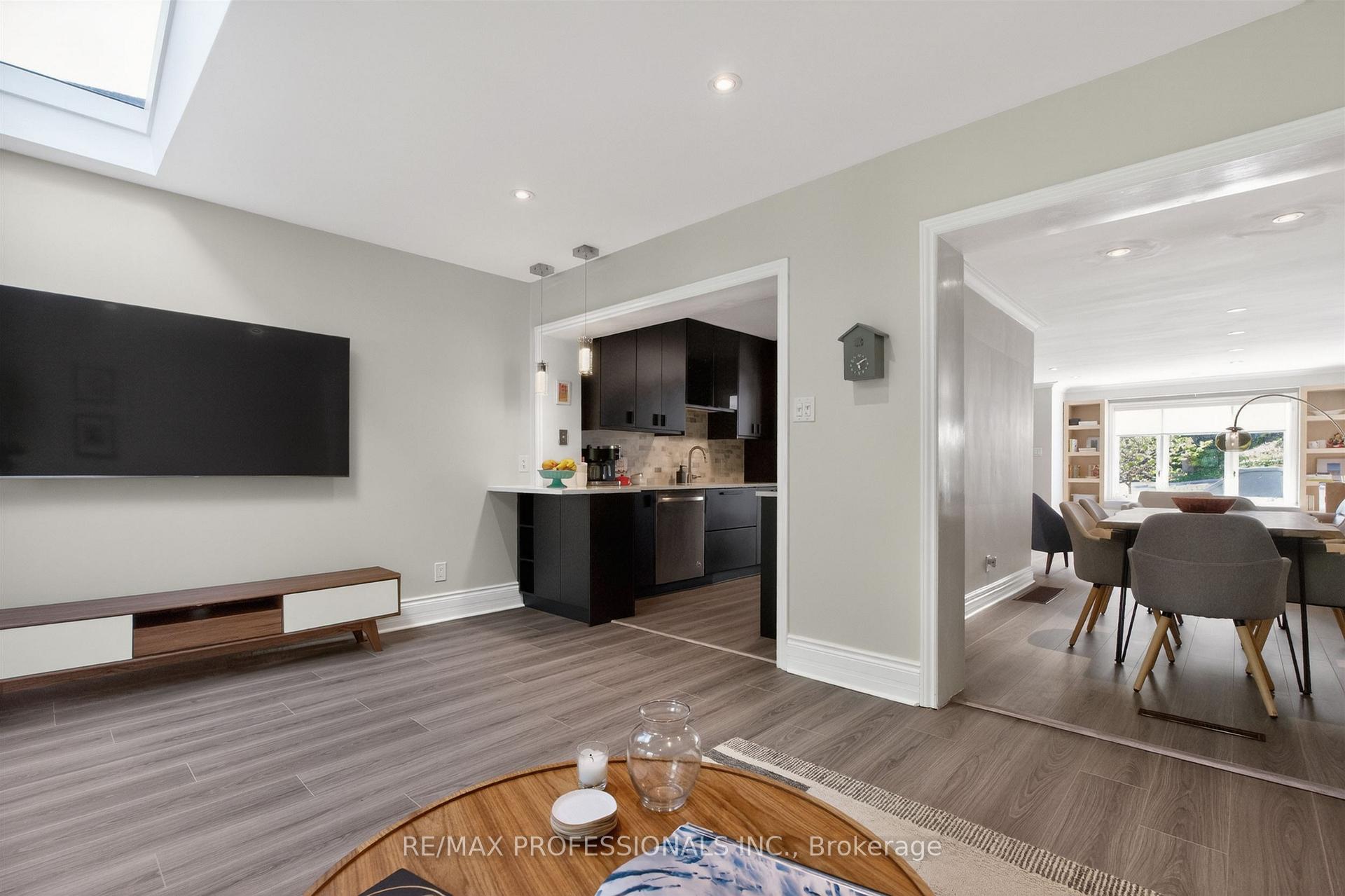 Photo 17 of 69 Skylark Road, Toronto, Lambton Baby Point — HOMEH