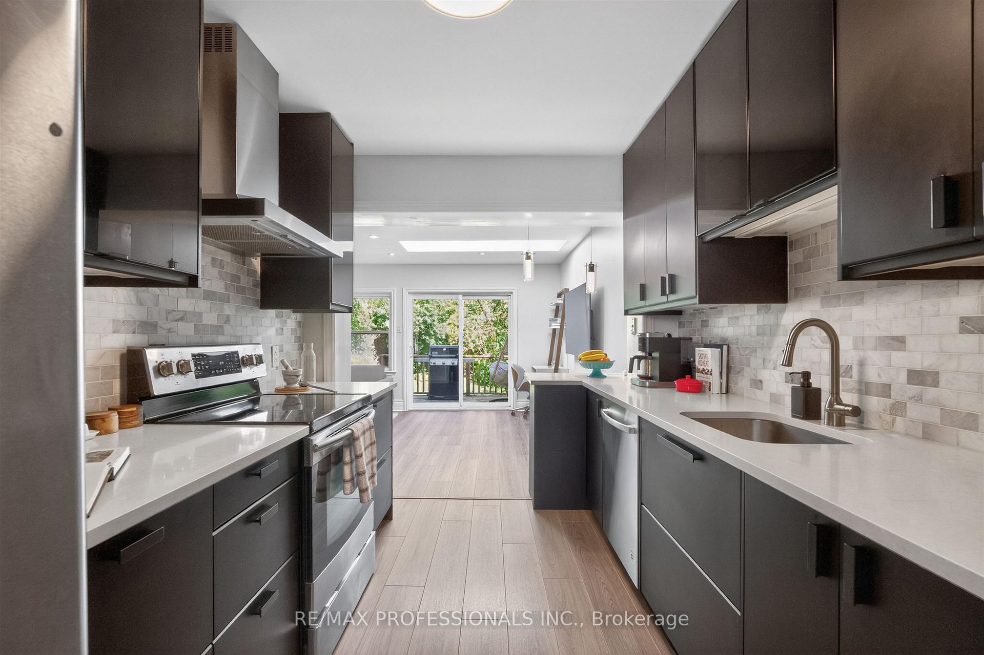 Photo 21 of 69 Skylark Road, Toronto, Lambton Baby Point — HOMEH
