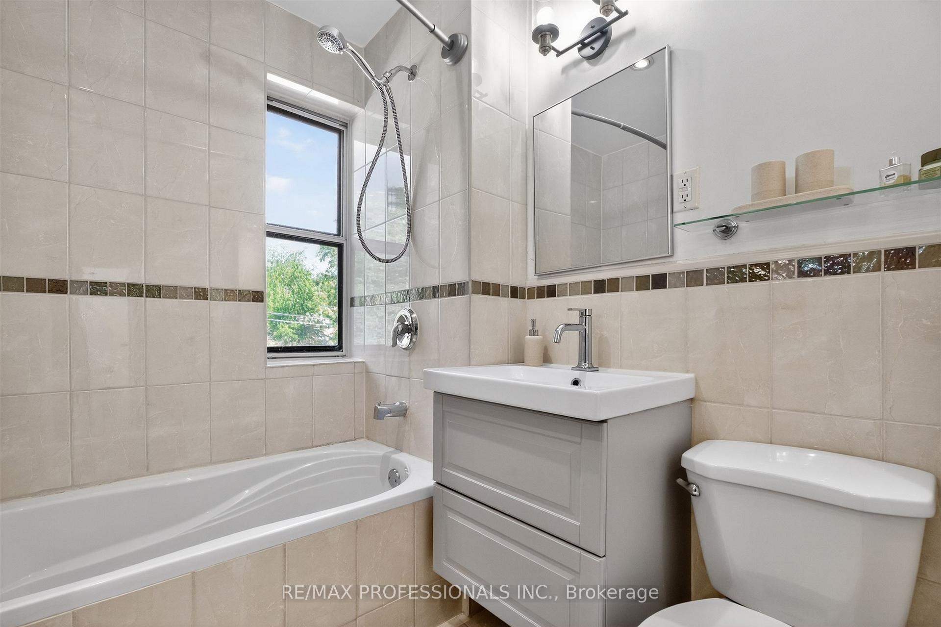 Photo 30 of 69 Skylark Road, Toronto, Lambton Baby Point — HOMEH